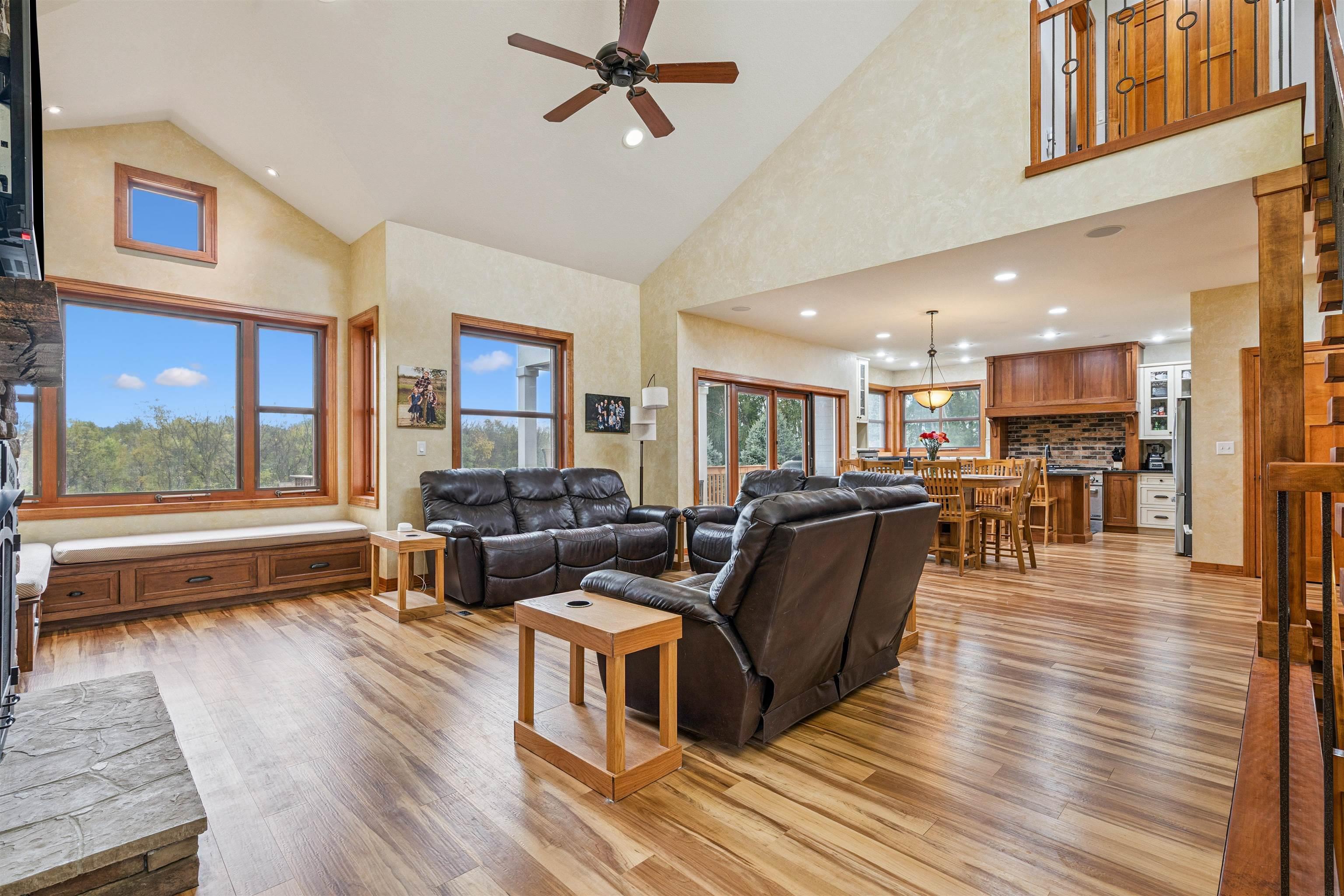 Waverly, Iowa, 50677, United States, 4 Bedrooms Bedrooms, ,4 BathroomsBathrooms,Residential,For Sale,1974808