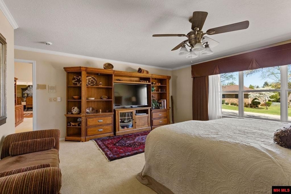Mountain Home, Arkansas, 72653, United States, 3 Bedrooms Bedrooms, ,4 BathroomsBathrooms,Residential,For Sale,2036578