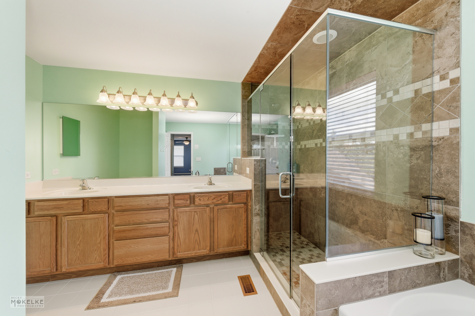 Oswego, Illinois, 60543, United States, 4 Bedrooms Bedrooms, ,3 BathroomsBathrooms,Residential,For Sale,1960822