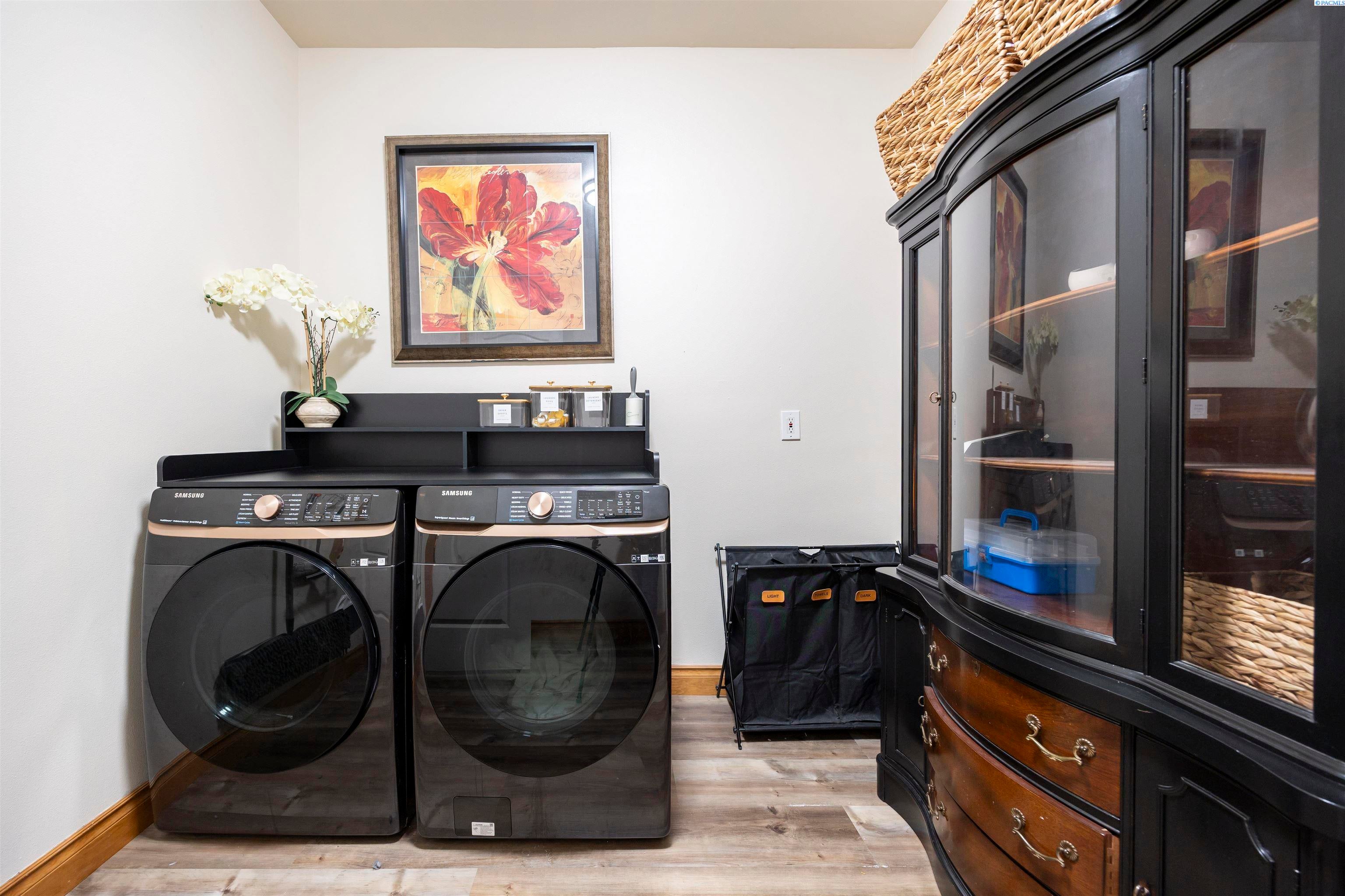 Kennewick, Washington, 99337, United States, 3 Bedrooms Bedrooms, ,3 BathroomsBathrooms,Residential,For Sale,1981093