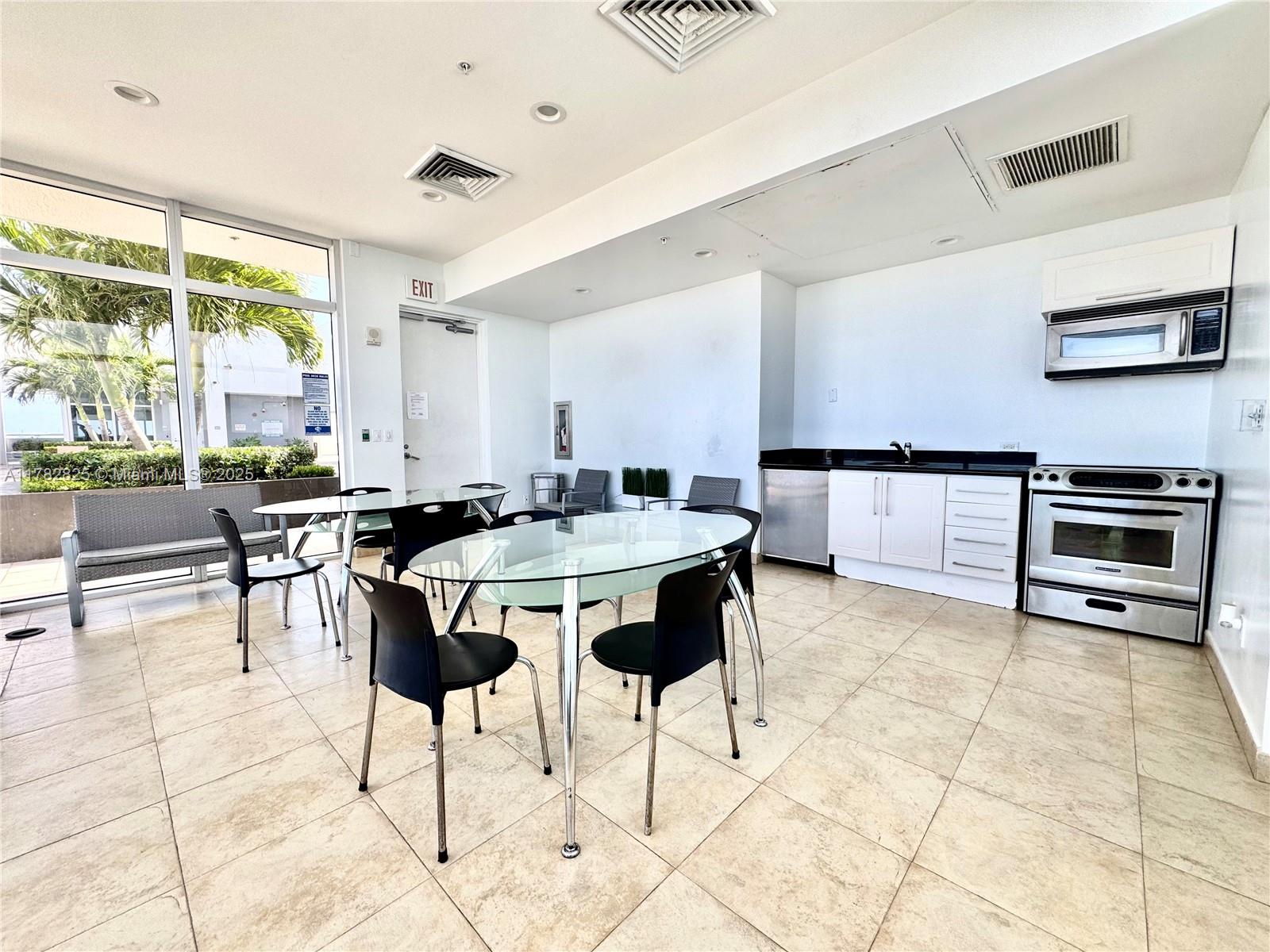 North Bay Village, Florida, 33141, United States, 2 Bedrooms Bedrooms, ,2 BathroomsBathrooms,Residential,For Sale,1878649