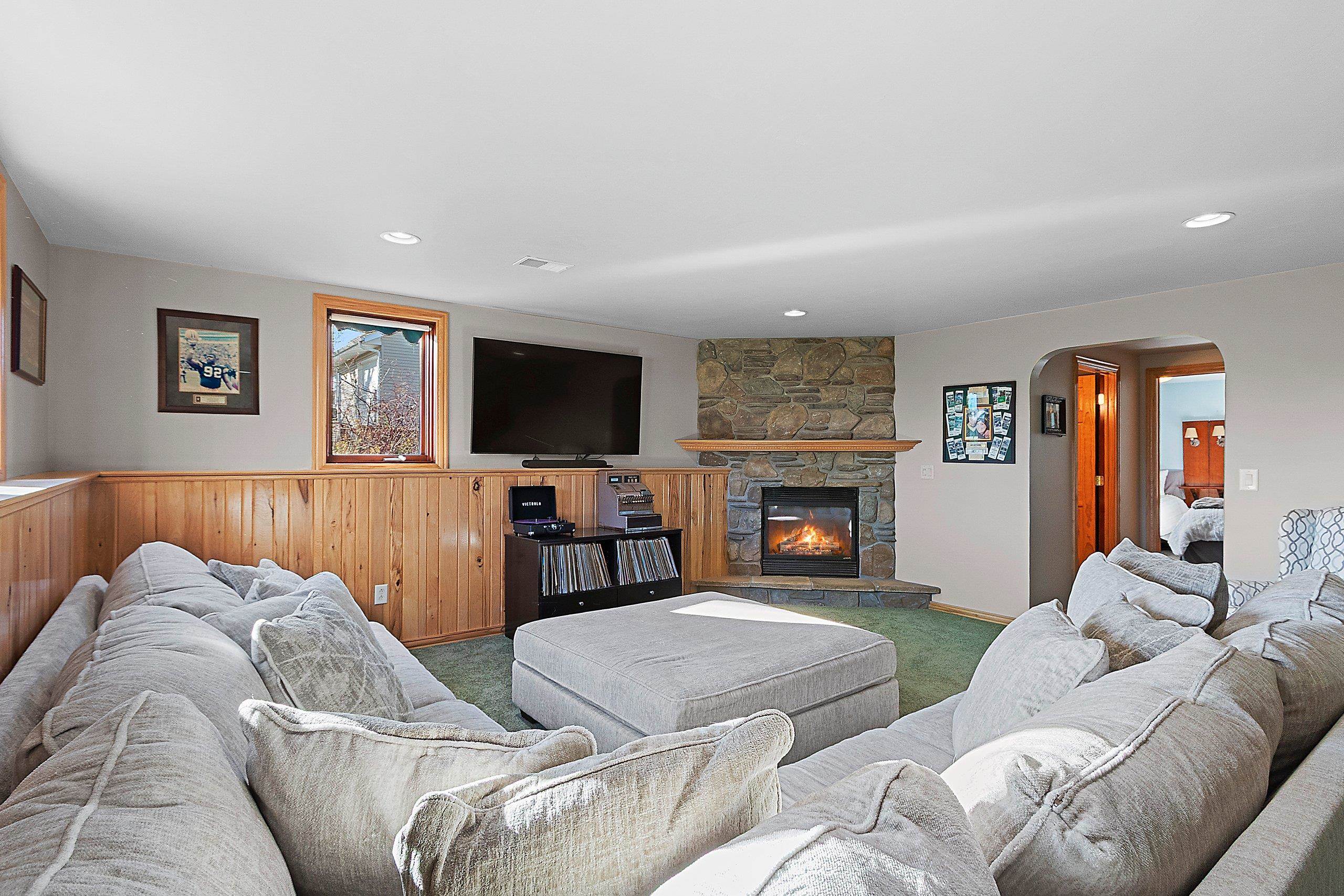 GREEN BAY, Wisconsin, 54311, United States, 4 Bedrooms Bedrooms, ,4 BathroomsBathrooms,Residential,For Sale,1991050