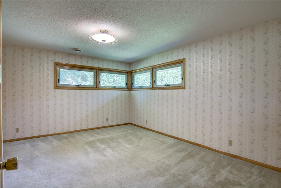 Chippewa Falls, Wisconsin, 54729, United States, 3 Bedrooms Bedrooms, ,3 BathroomsBathrooms,Residential,For Sale,1977760