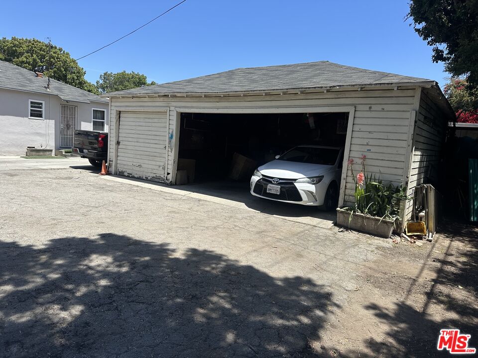 Los Angeles, California, 90066, United States, 3 Bedrooms Bedrooms, ,Residential,For Sale,1939320