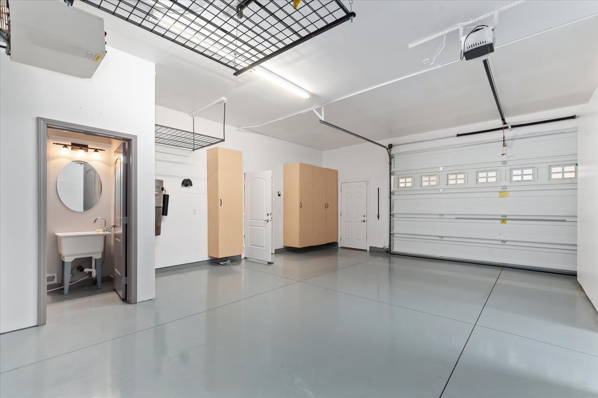 Mountain Home, Idaho, 83647, United States, 4 Bedrooms Bedrooms, ,5 BathroomsBathrooms,Residential,For Sale,1978242