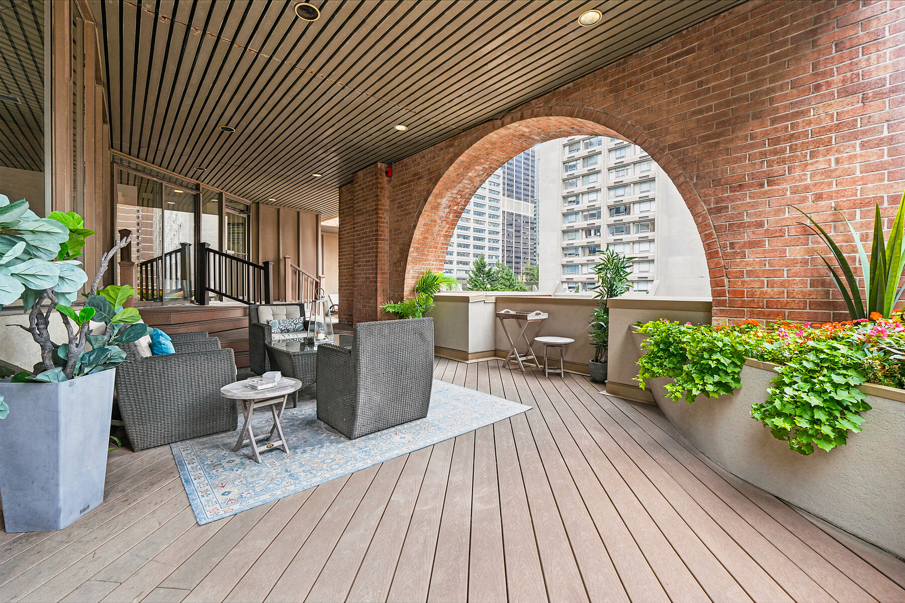  Elevated Yorkville Living - 物件實景