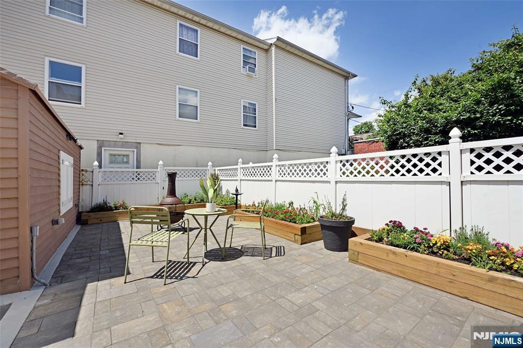 Jersey City, New Jersey, 07306, United States, 9 Bedrooms Bedrooms, ,6 BathroomsBathrooms,Residential,For Sale,1926264