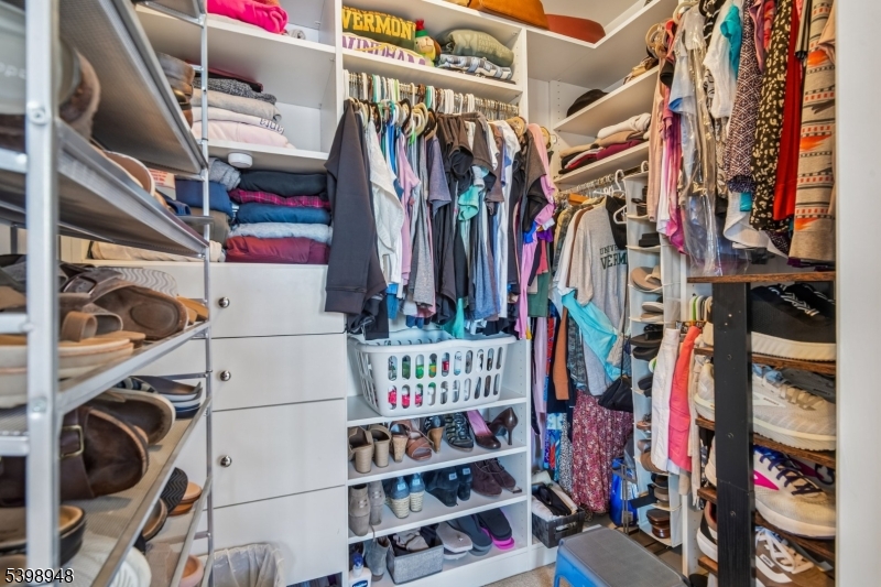 Roxbury Twp., New Jersey, 07850, United States, 4 Bedrooms Bedrooms, ,3 BathroomsBathrooms,Residential,For Sale,2003498