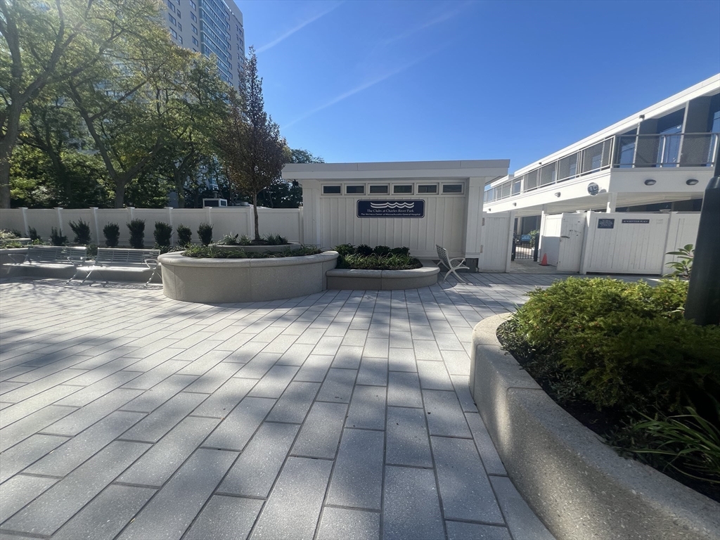 Boston, Massachusetts, 02114, United States, 2 Bedrooms Bedrooms, ,2 BathroomsBathrooms,Residential,For Sale,1996815