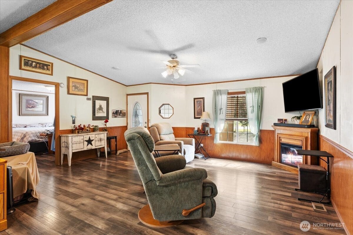 Yelm, Washington, 98597, United States, 3 Bedrooms Bedrooms, ,Residential,For Sale,1975708