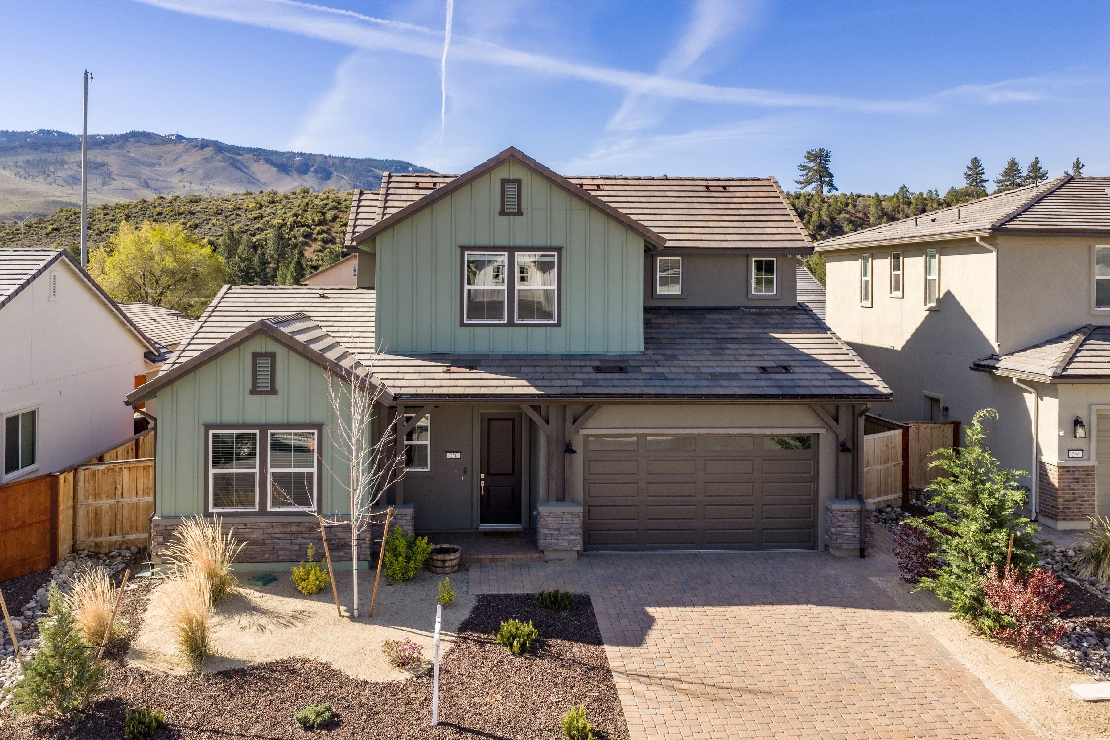  Striking Two-Story Modern Living in Verdi - 物件實景