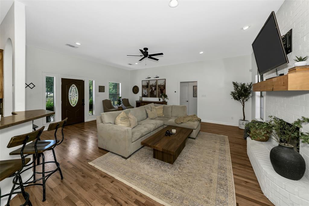 Paradise, Texas, 76073, United States, 3 Bedrooms Bedrooms, ,2 BathroomsBathrooms,Residential,For Sale,1936872