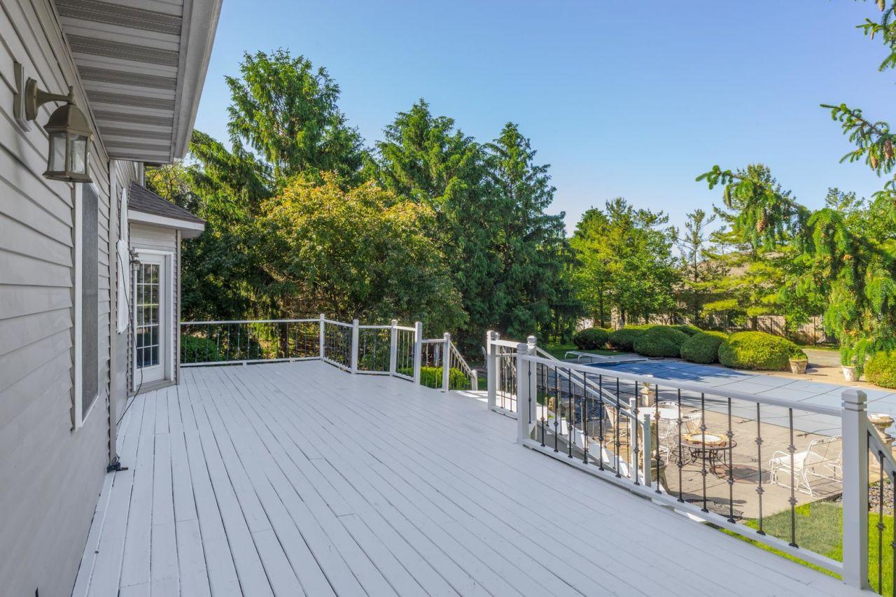 Bloomington, Illinois, 61704, United States, 6 Bedrooms Bedrooms, ,5 BathroomsBathrooms,Residential,For Sale,1793888