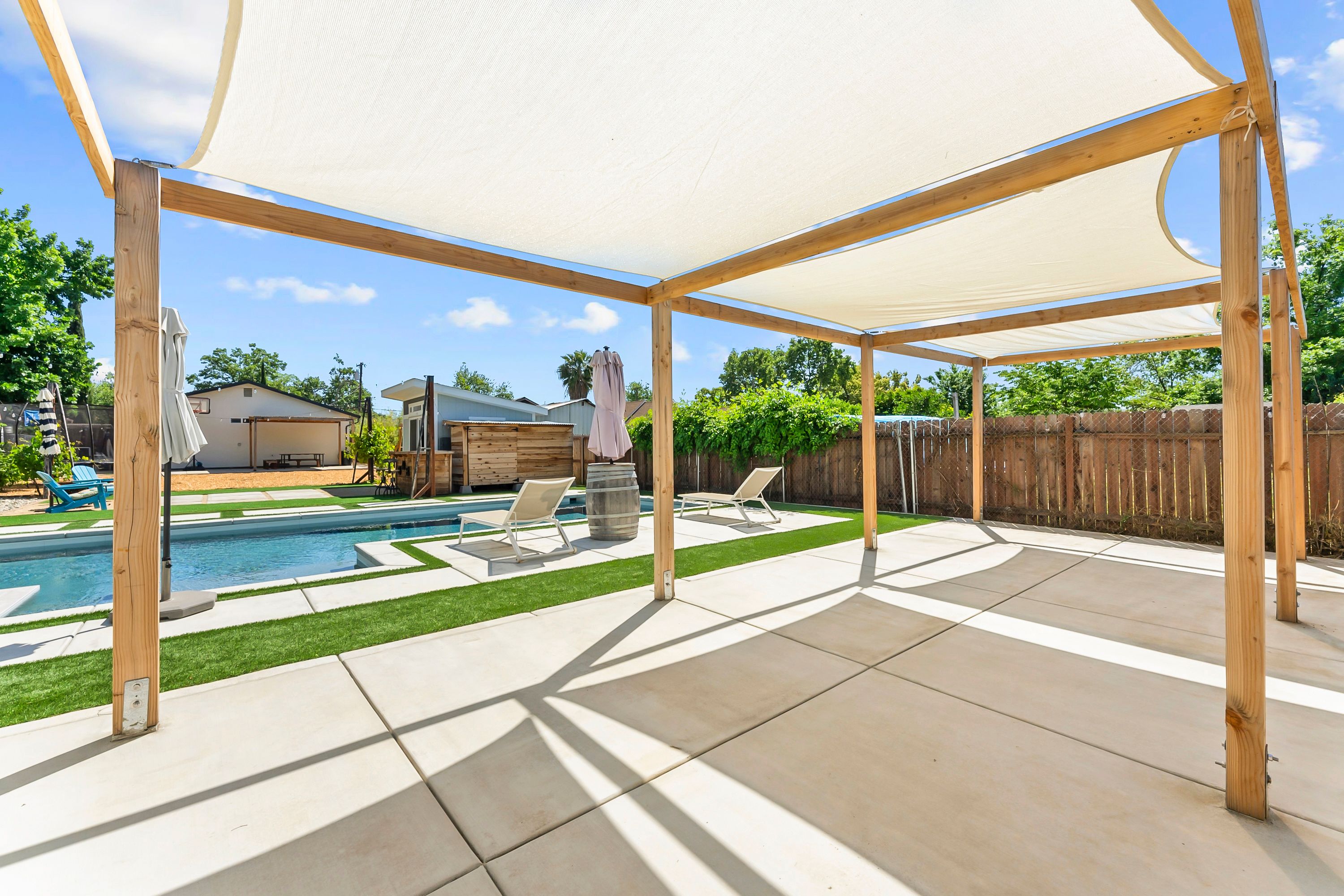  5060 Mendocino Boulevard, Sacramento, CA 95820 - 物件實景