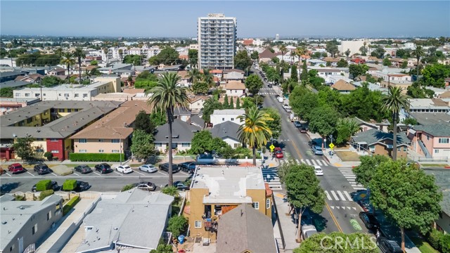 Huntington Park, California, 90255, United States, 6 Bedrooms Bedrooms, ,Residential,For Sale,1919112