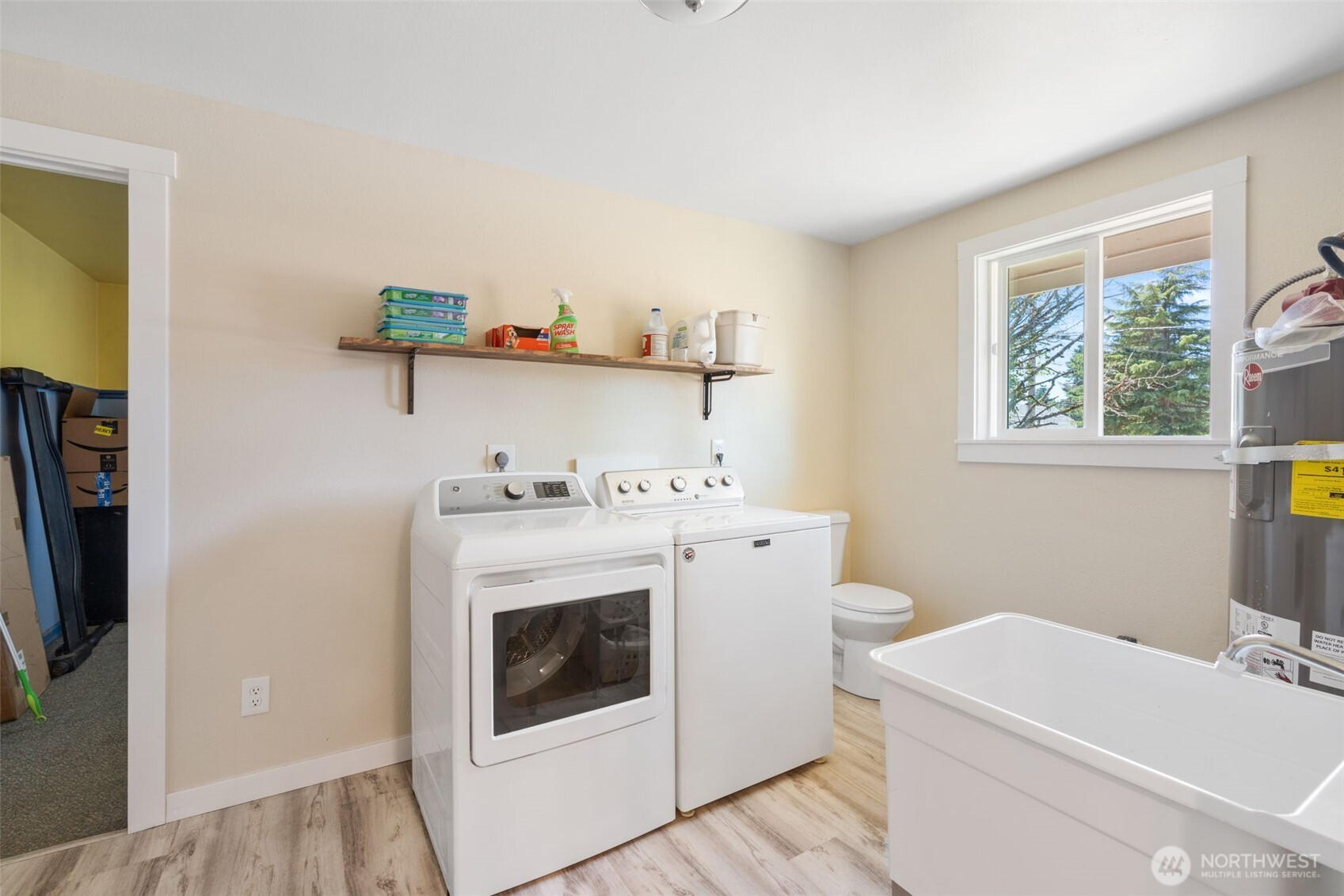 Olympia, Washington, 98512, United States, 3 Bedrooms Bedrooms, ,2 BathroomsBathrooms,Residential,For Sale,1992441