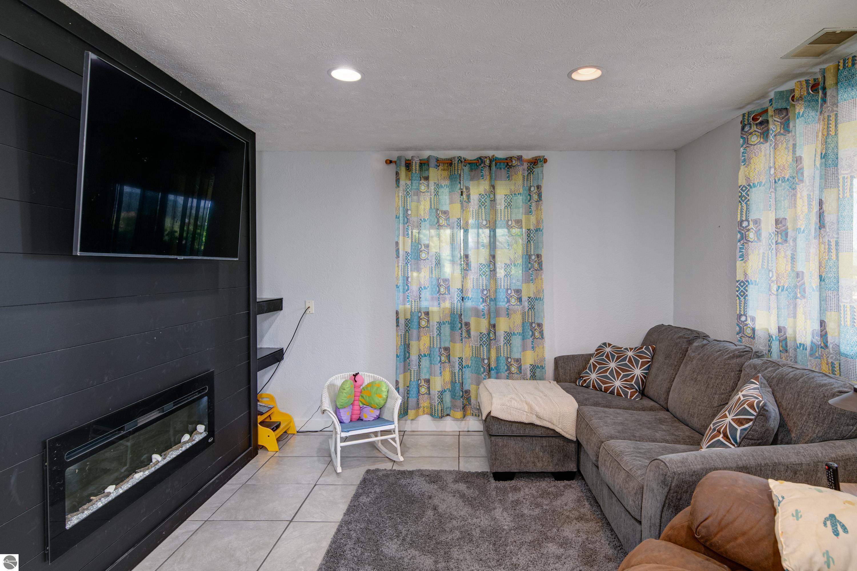 Cedar, Michigan, 49621, United States, 4 Bedrooms Bedrooms, ,2 BathroomsBathrooms,Residential,For Sale,1917119