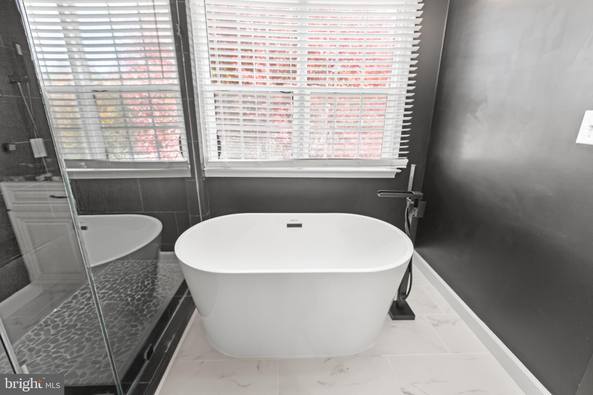 Fredericksburg, Virginia, 22406, United States, 4 Bedrooms Bedrooms, ,4 BathroomsBathrooms,Residential,For Sale,1976567