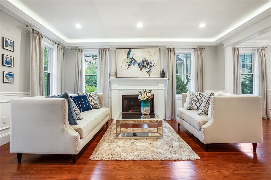 Newton, Massachusetts, 02460, United States, 4 Bedrooms Bedrooms, ,5 BathroomsBathrooms,Residential,For Sale,1929492