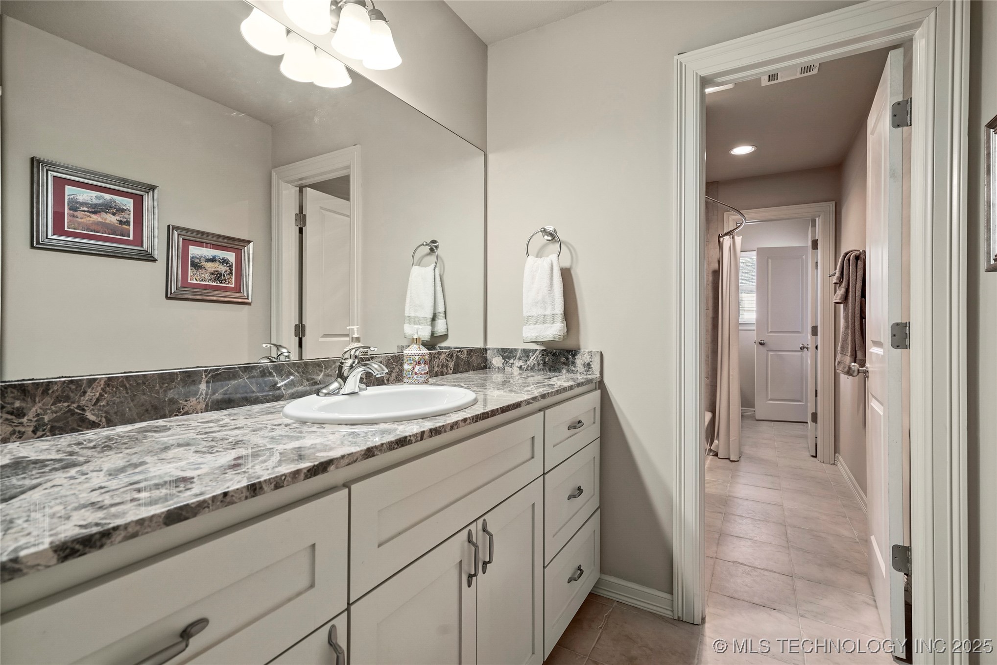 Tulsa, Oklahoma, 74137, United States, 5 Bedrooms Bedrooms, ,5 BathroomsBathrooms,Residential,For Sale,1990316