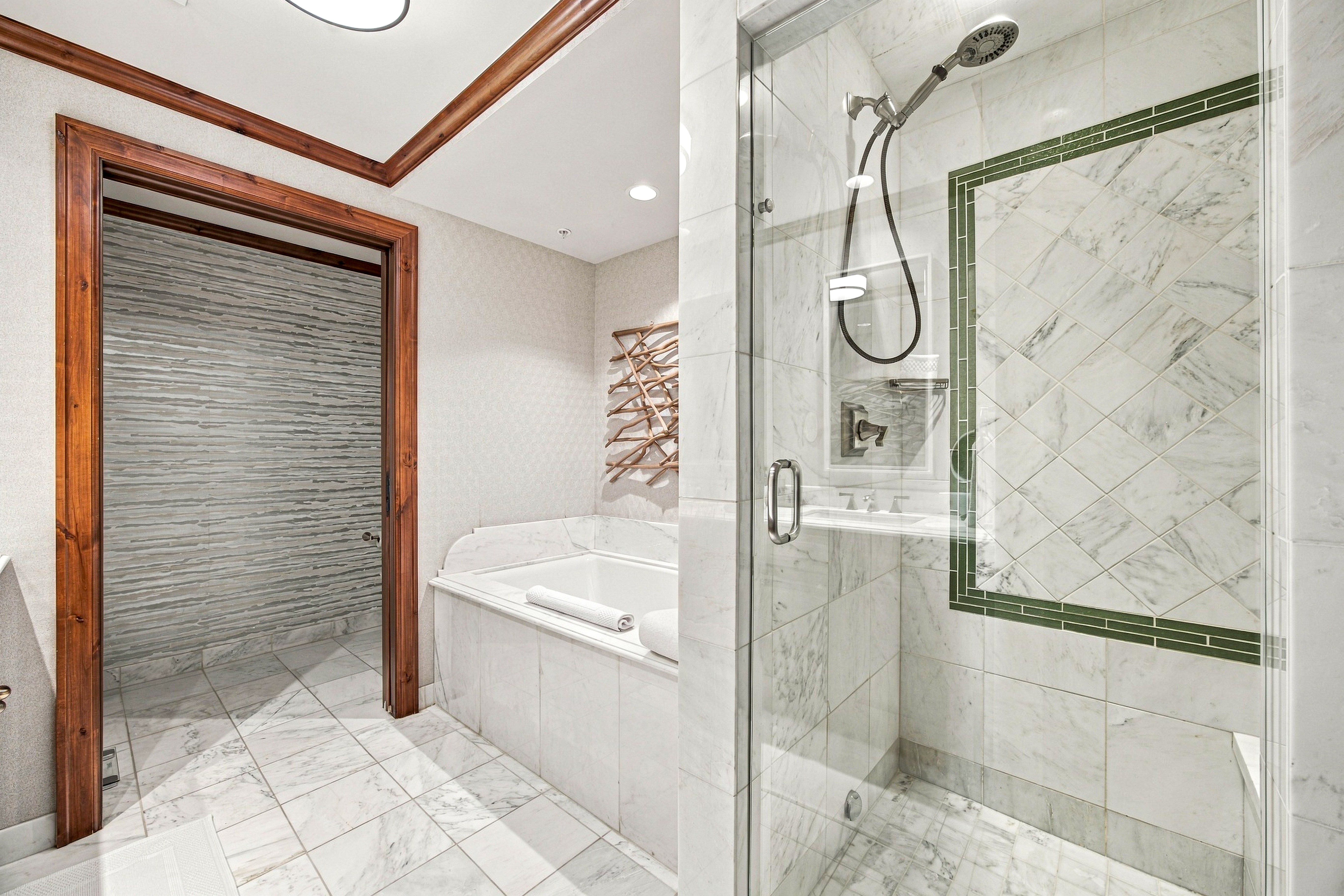  Rare, South-facing, Top-floor Penthouse at The Ritz-Carlton Residences - 物件實景