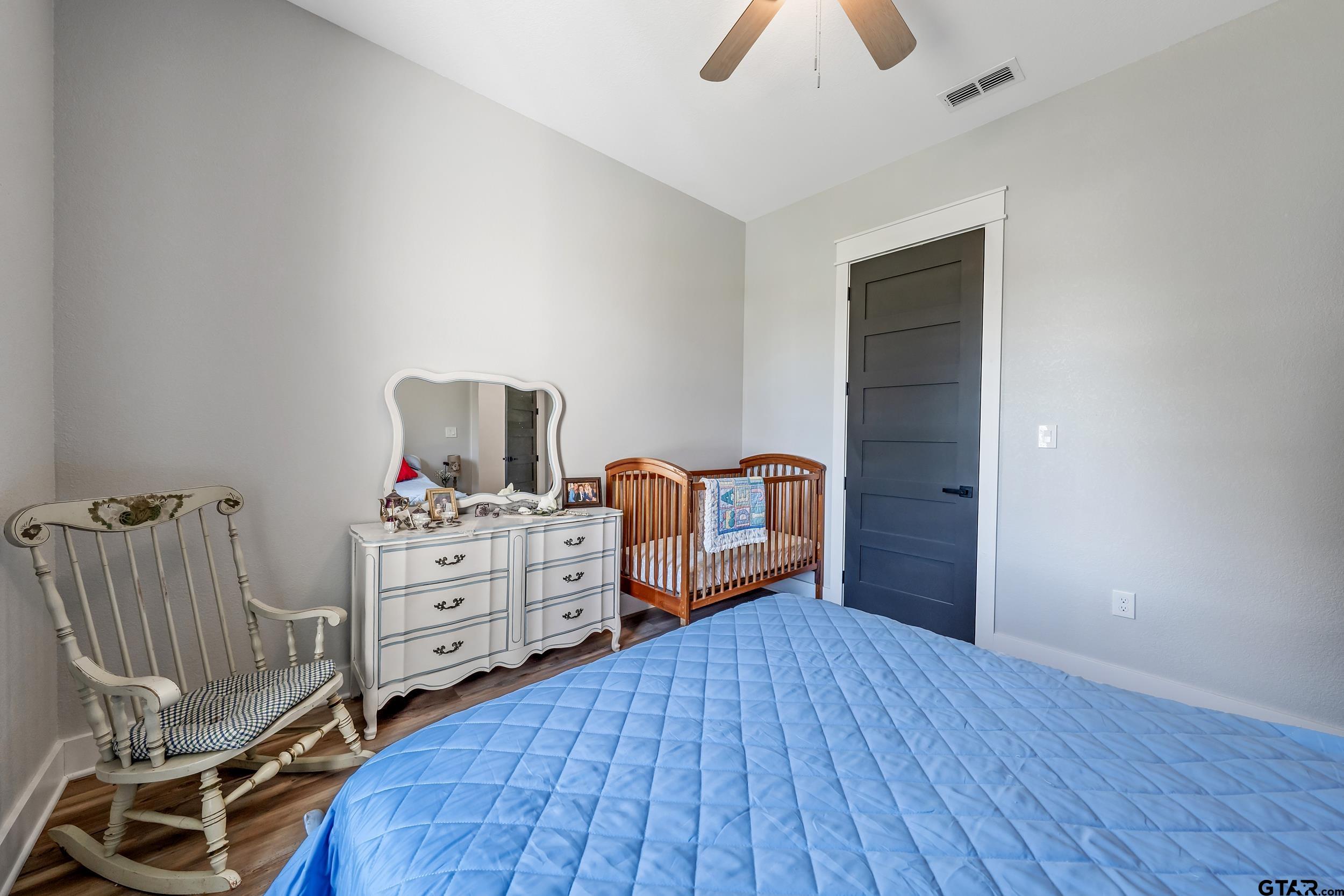 Mineola, Texas, 75773, United States, 3 Bedrooms Bedrooms, ,3 BathroomsBathrooms,Residential,For Sale,1951277