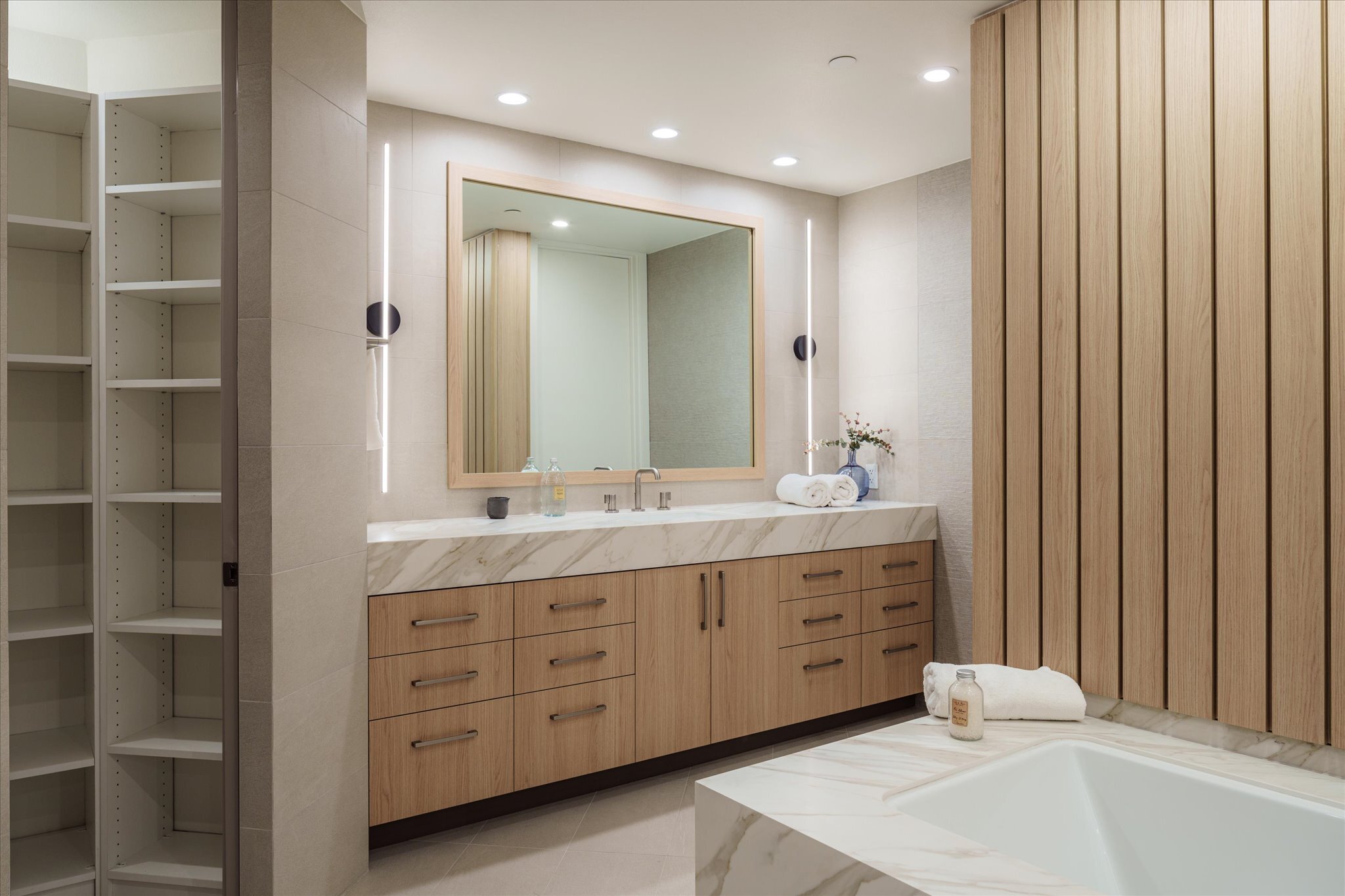  300 N Swall Dr - 物件實景
