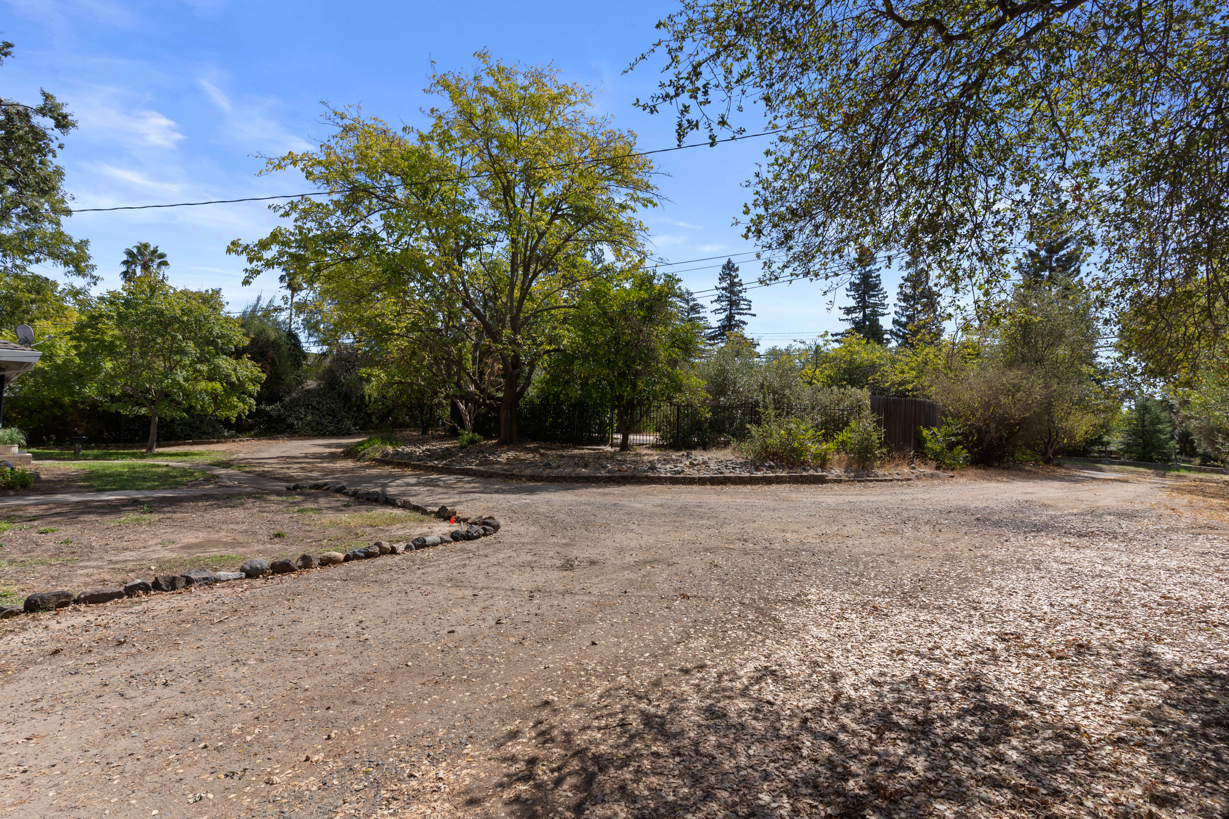  8865 Phoenix Avenue, Fair Oaks, CA 95628 - 物件實景