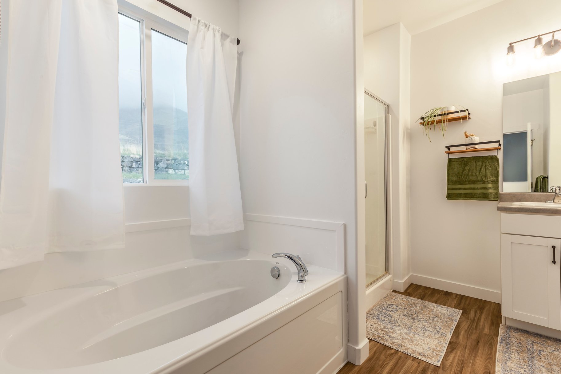  Fresh Lakepoint Find with Fast Airport Access - 物件實景