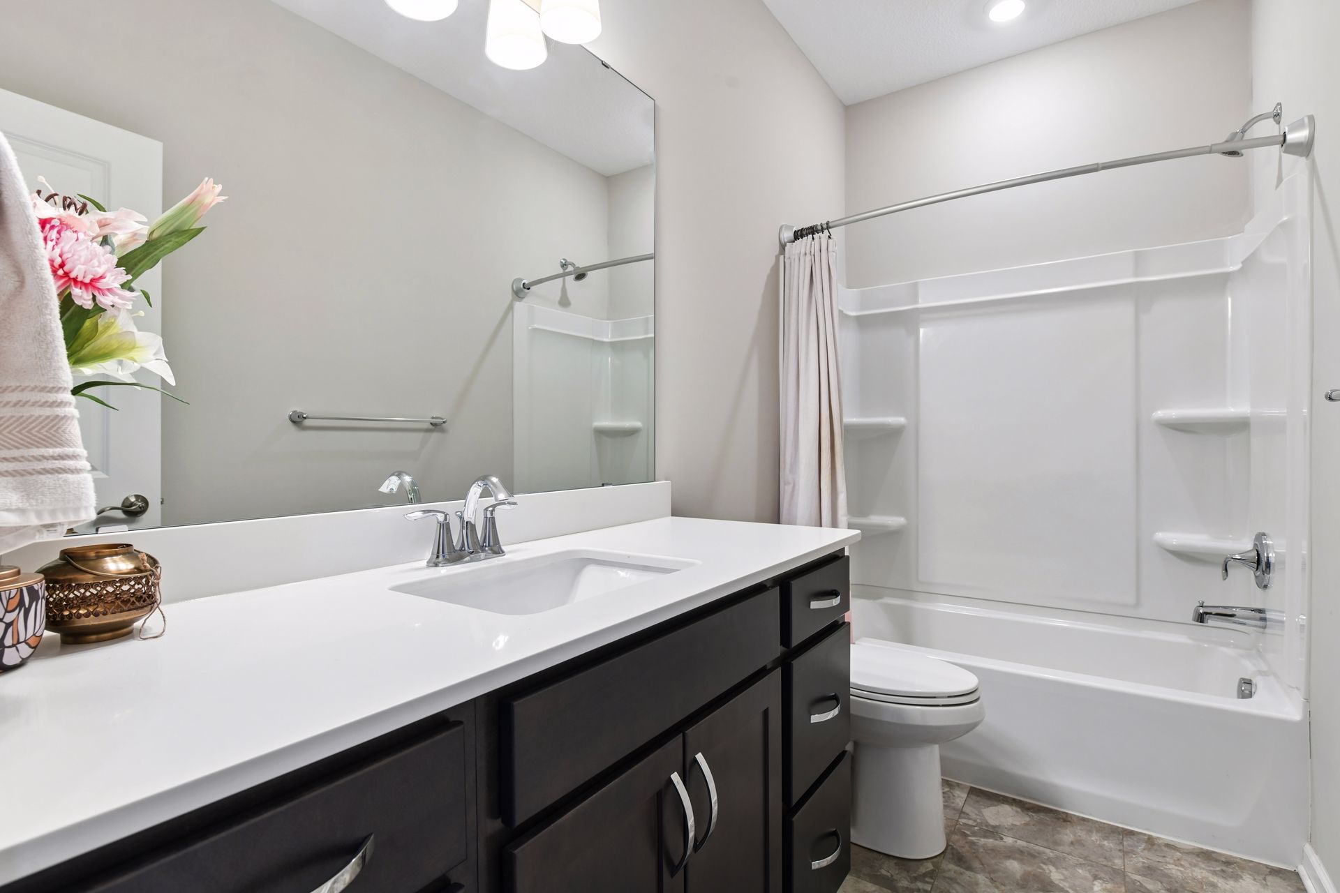  Refined Living in Prime Location - 物件實景