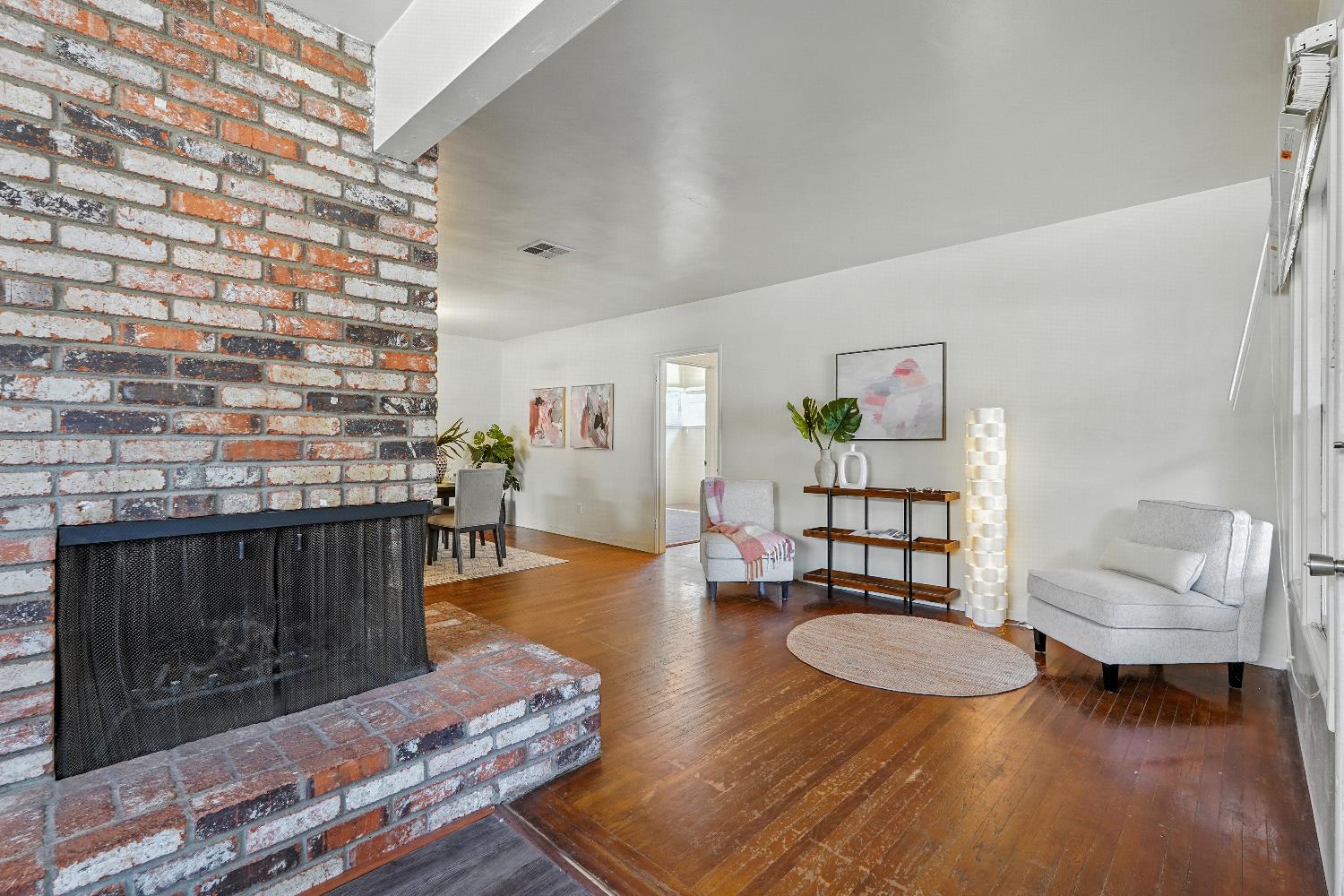 Sacramento, California, 95820, United States, 3 Bedrooms Bedrooms, ,2 BathroomsBathrooms,Residential,For Sale,1940182