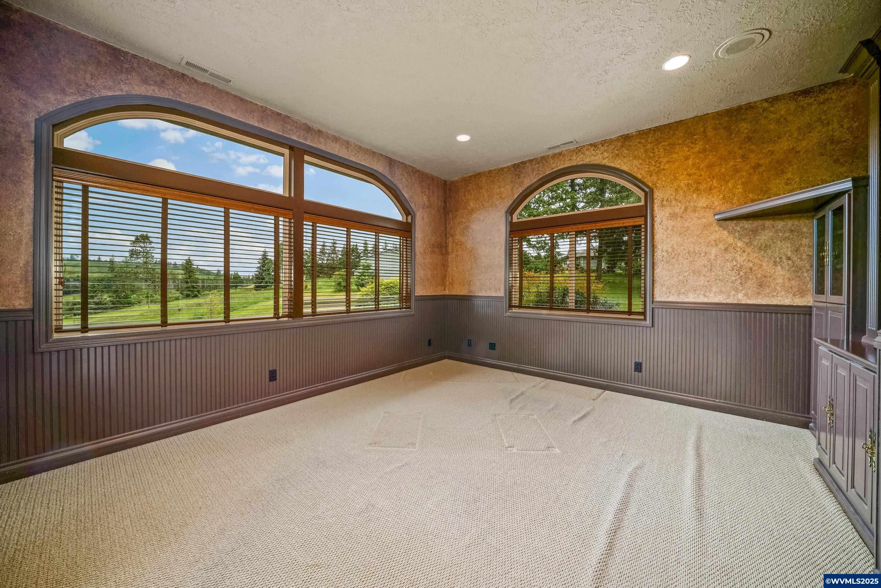 Turner, Oregon, 97392, United States, 4 Bedrooms Bedrooms, ,3 BathroomsBathrooms,Residential,For Sale,1827852