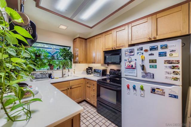 La Jolla, California, 92037, United States, 1 Bedroom Bedrooms, ,1 BathroomBathrooms,Residential,For Sale,1915461