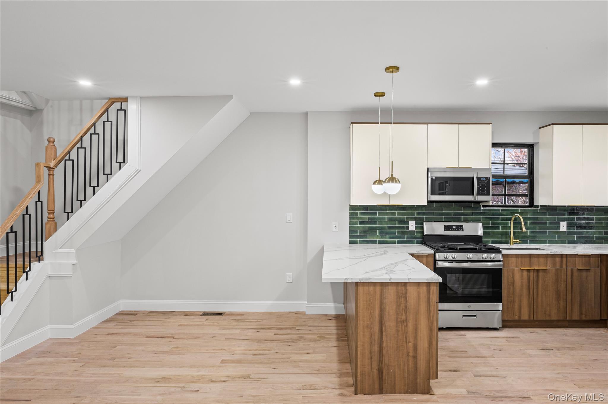 Jamaica, New York, 11434, United States, 4 Bedrooms Bedrooms, ,3 BathroomsBathrooms,Residential,For Sale,2003093