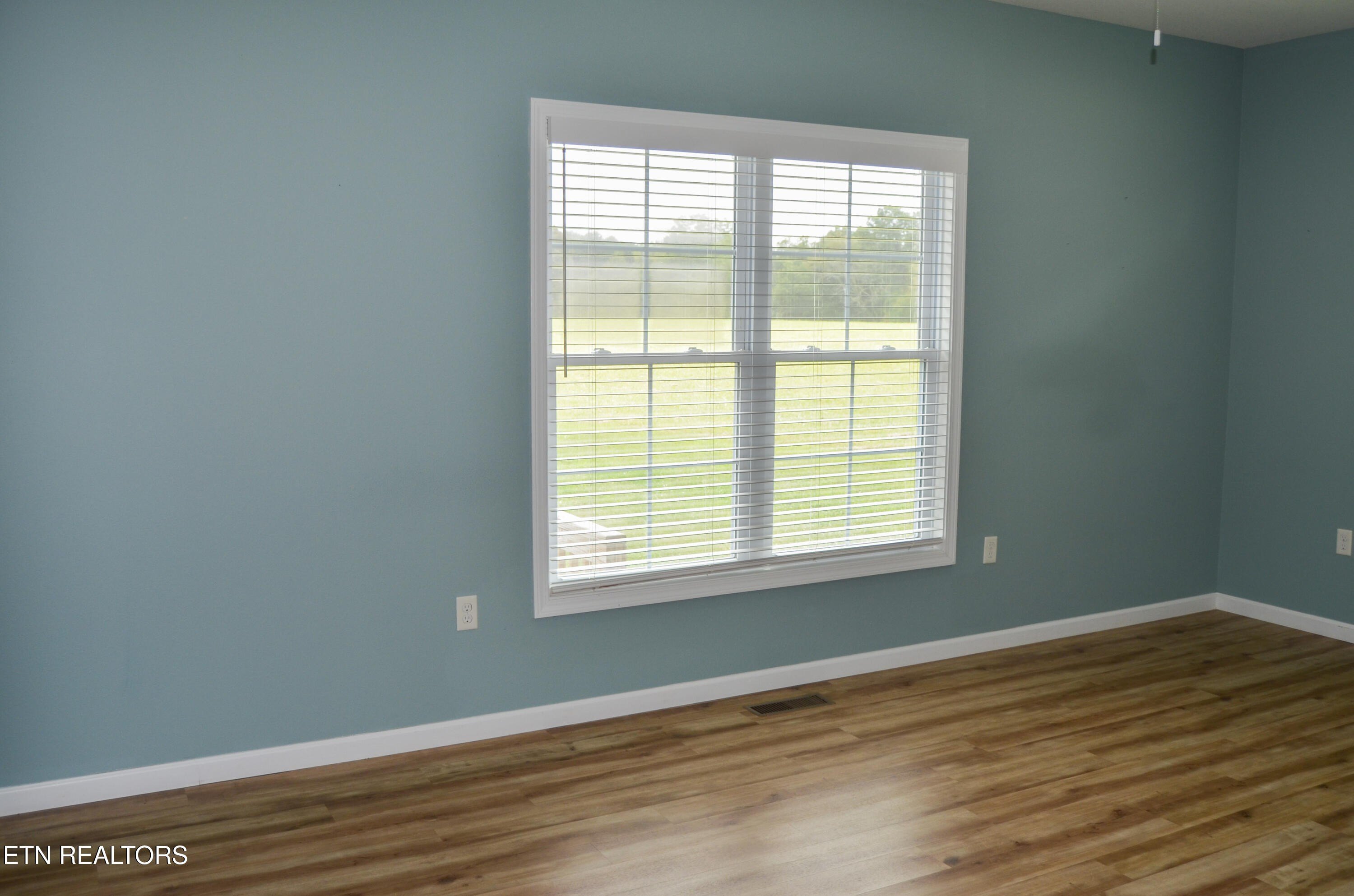 Crossville, Tennessee, 38555, United States, 3 Bedrooms Bedrooms, ,3 BathroomsBathrooms,Residential,For Sale,1978322