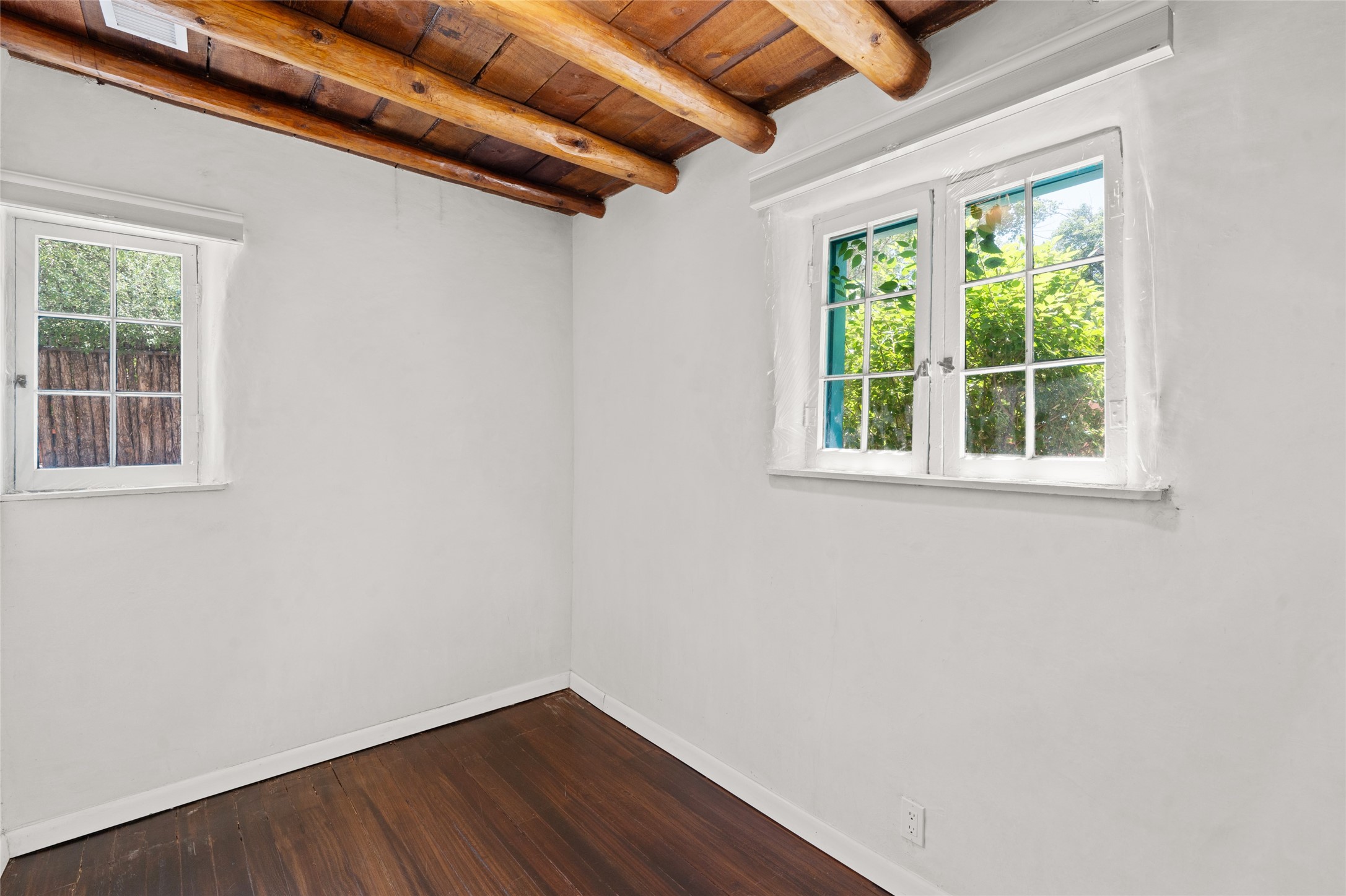  868 E Alameda Street - 物件實景