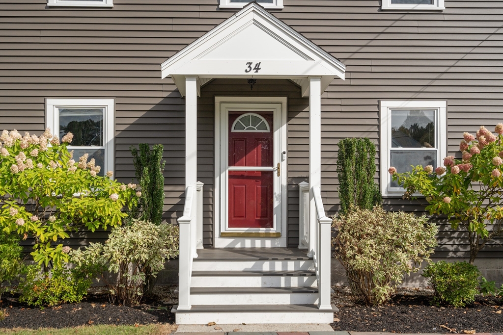 Hudson, Massachusetts, 01749, United States, 3 Bedrooms Bedrooms, ,2 BathroomsBathrooms,Residential,For Sale,1947997