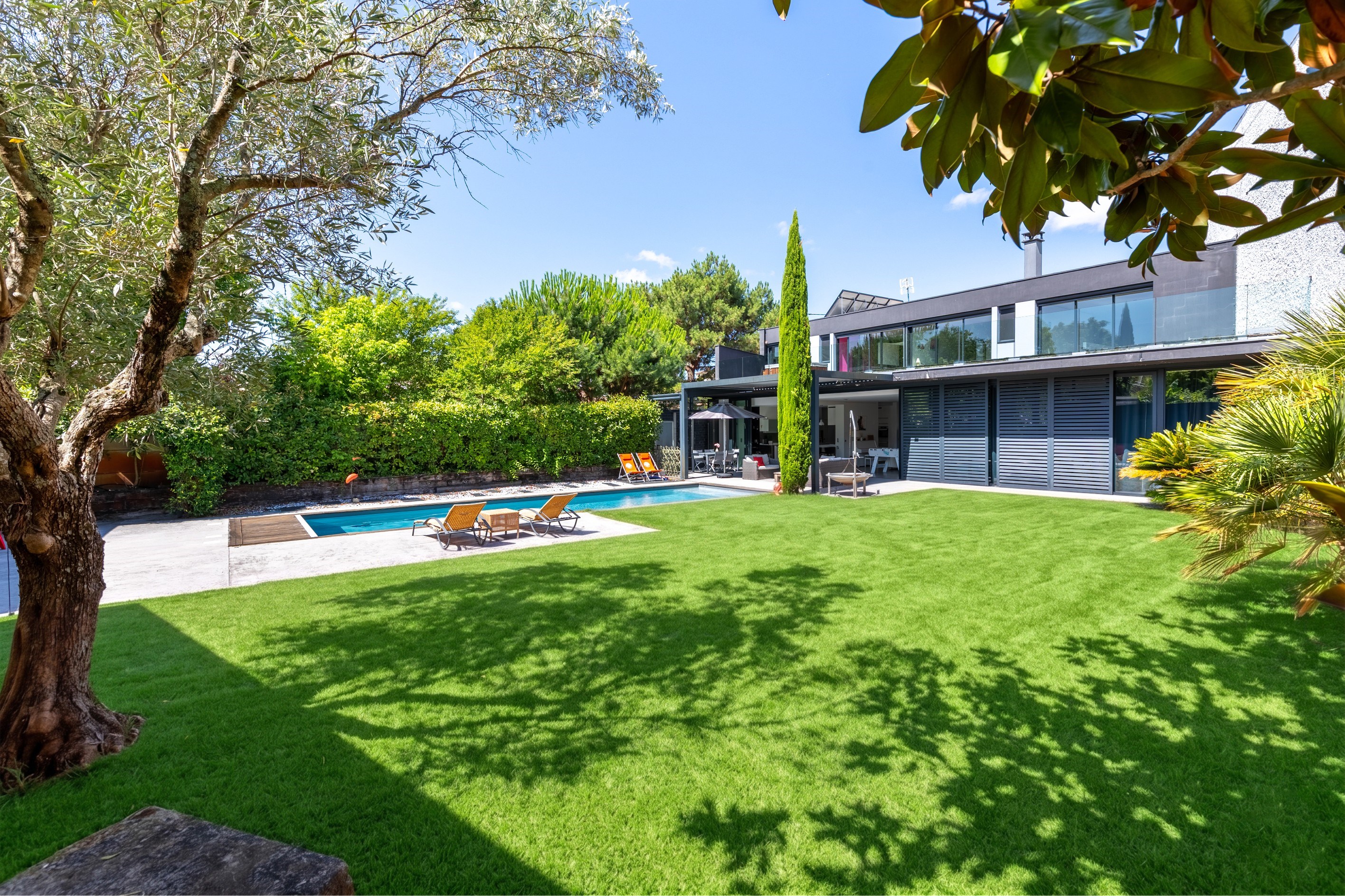  CAUDERAN - STUNNING CONTEMPORARY VILLA, GARDEN, POOL, DOUBLE GARAGE - AIR CONDI… - 物件實景