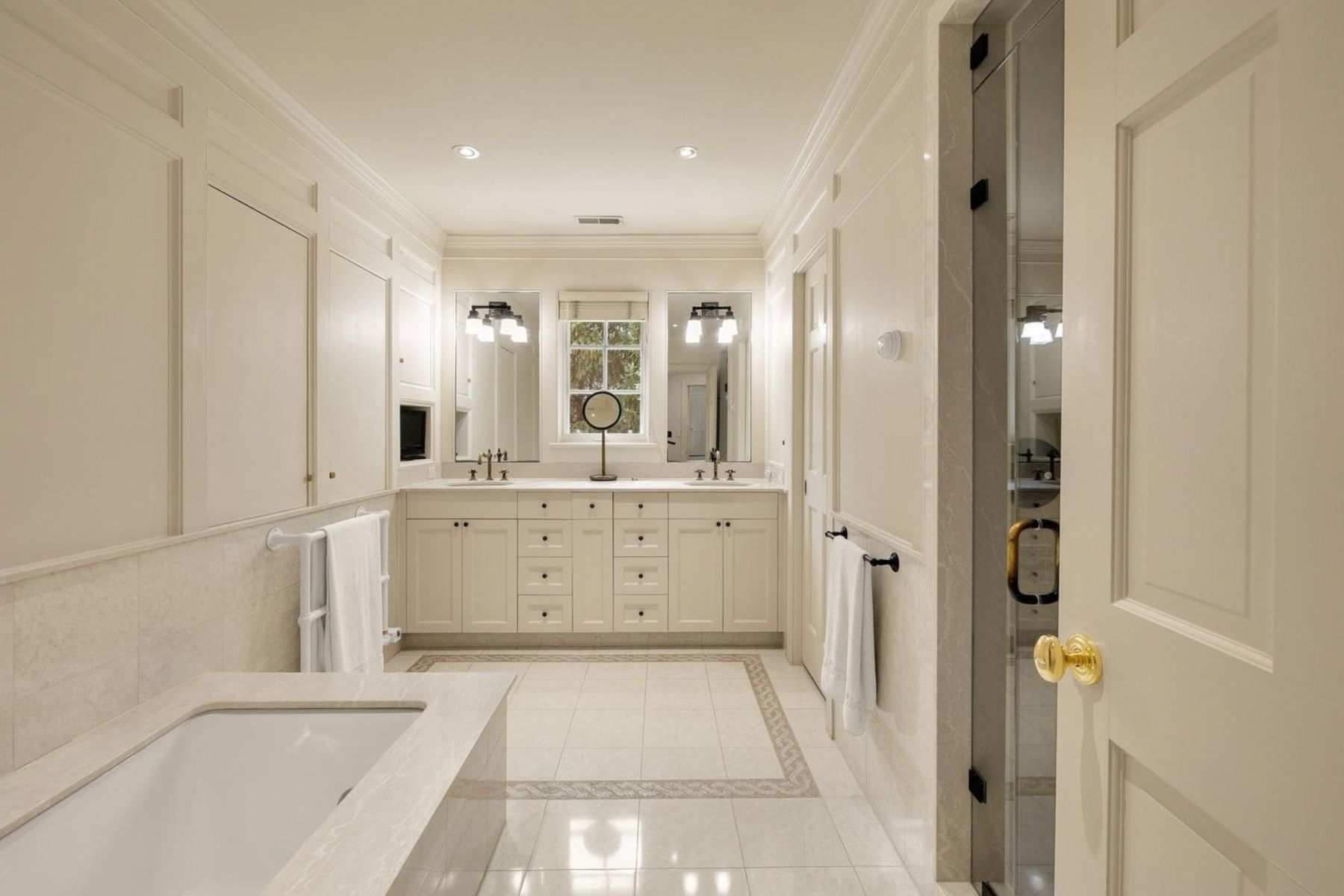  2927 44th Street NW, Washington, DC, 20016 - 物件實景