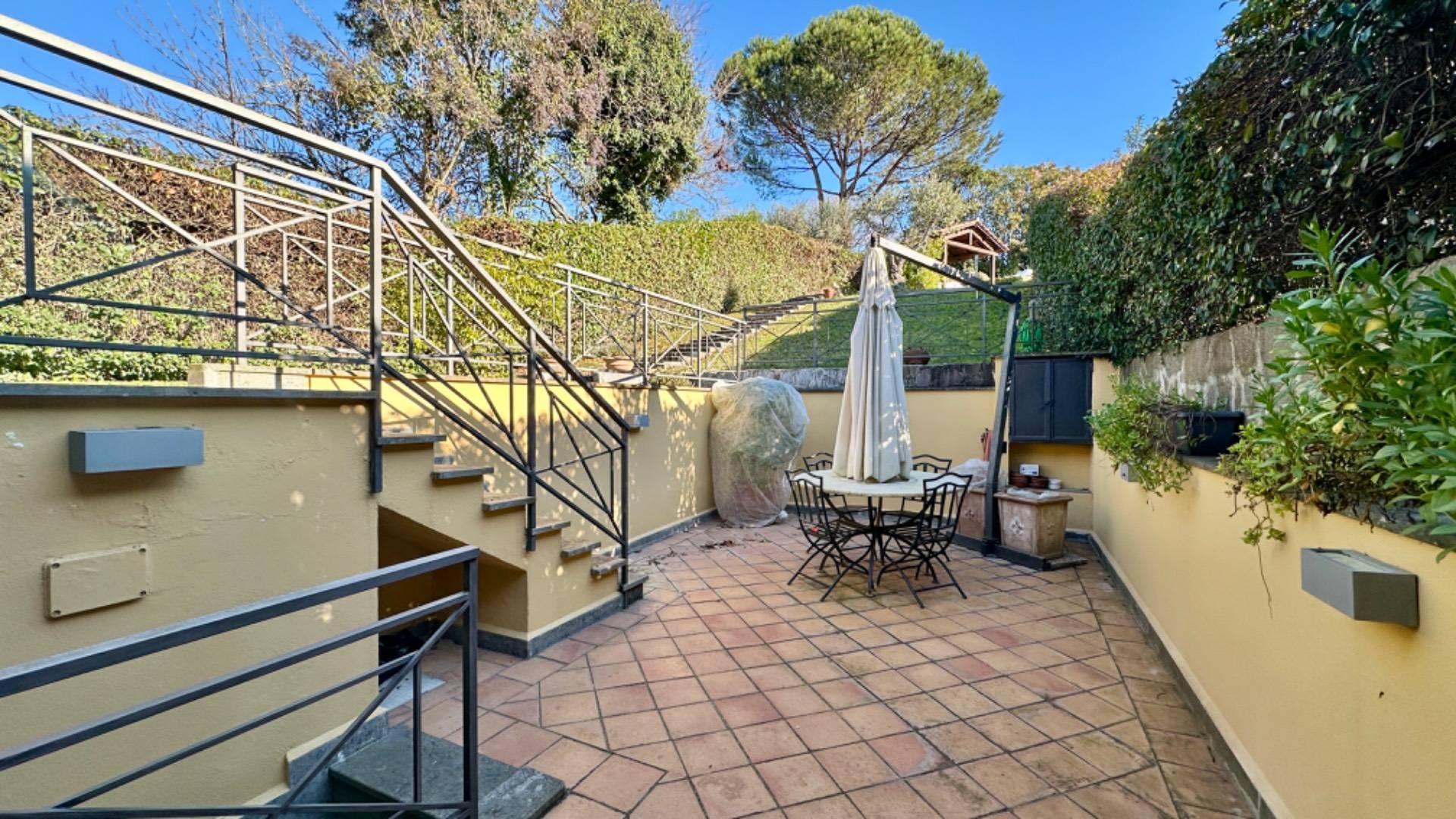 Roma, Roma, 00100, IT, 4 Bedrooms Bedrooms, ,3 BathroomsBathrooms,Residential,For Sale,1746322