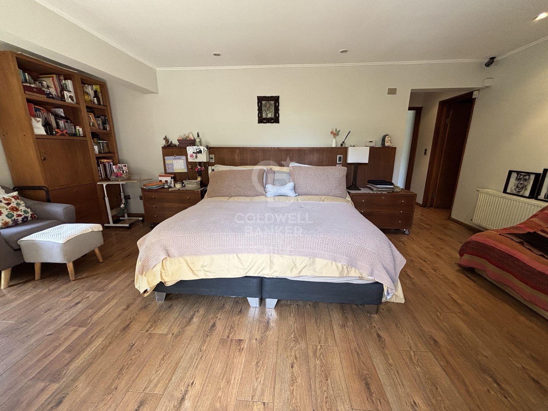 Las Condes, Chile, 5 Bedrooms Bedrooms, ,4 BathroomsBathrooms,Residential,For Sale,1751302