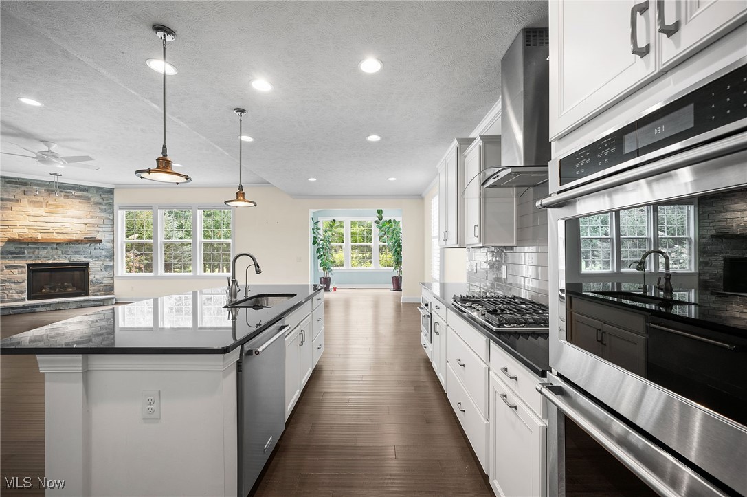 Aurora, Ohio, 44202, United States, 6 Bedrooms Bedrooms, ,5 BathroomsBathrooms,Residential,For Sale,1974965