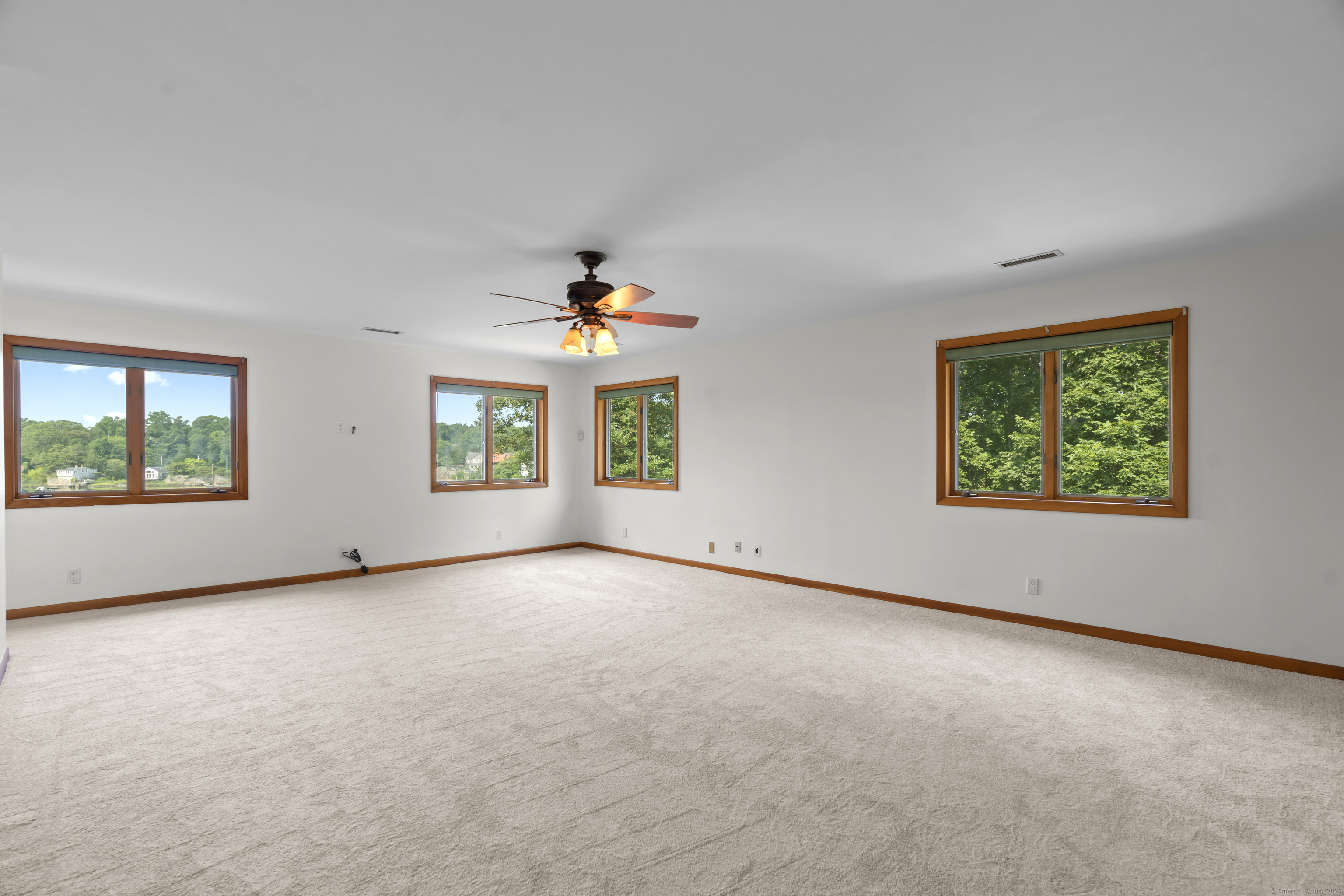 Branford, Connecticut, 06405, United States, 3 Bedrooms Bedrooms, ,3 BathroomsBathrooms,Residential,For Sale,1912319