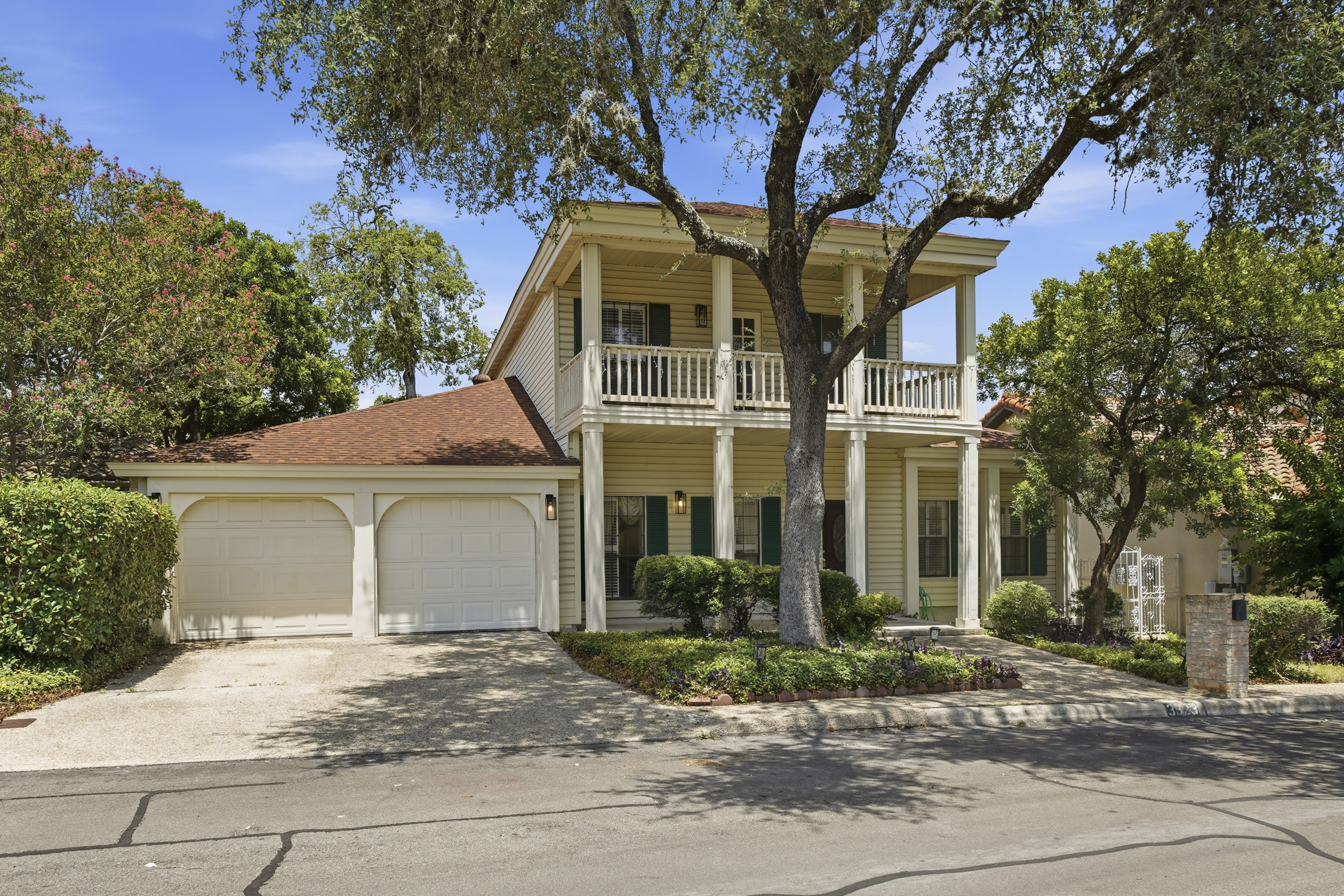  Timeless River Oaks Garden Home - 物件實景