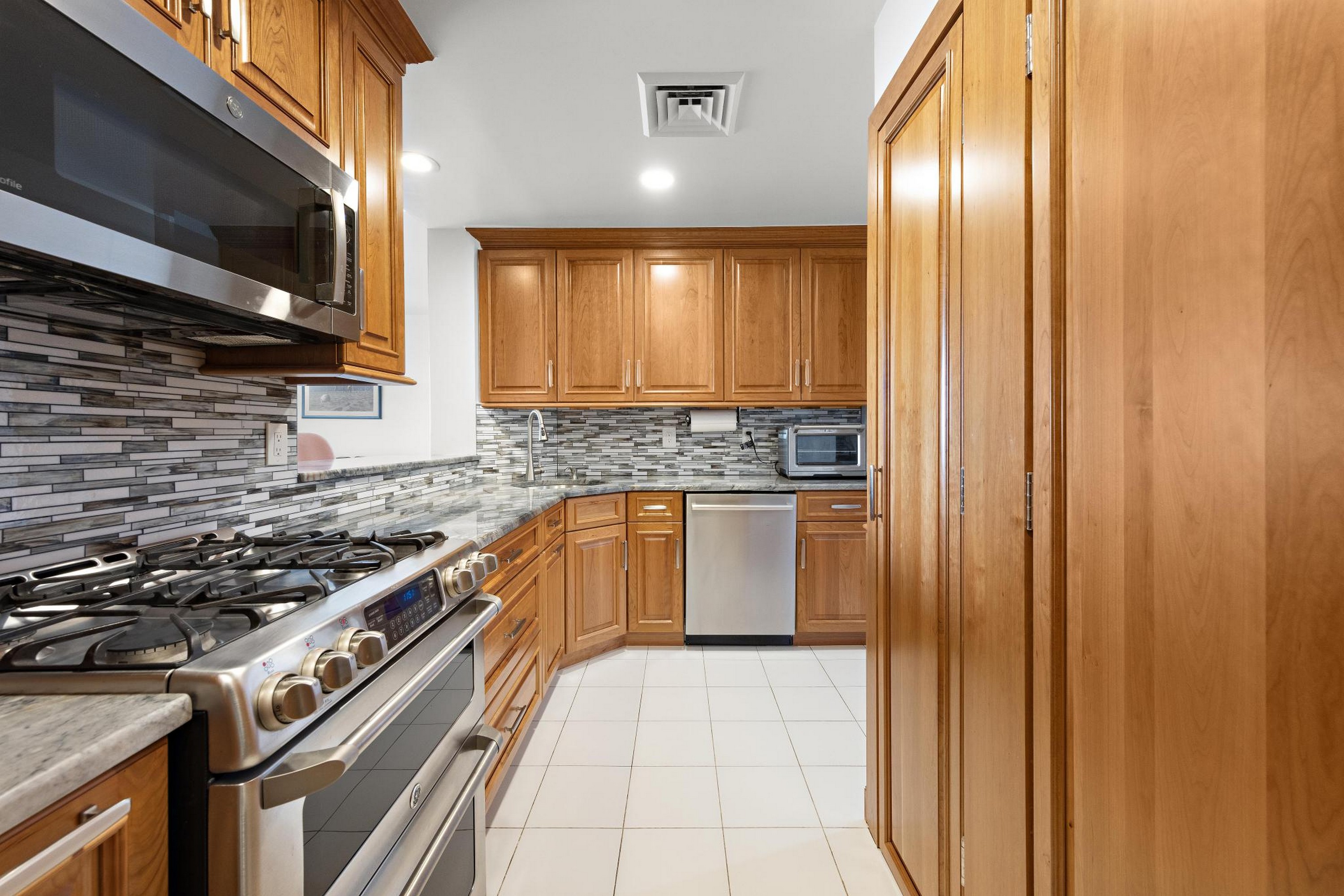  477 Ocean Ave H2 - 物件實景