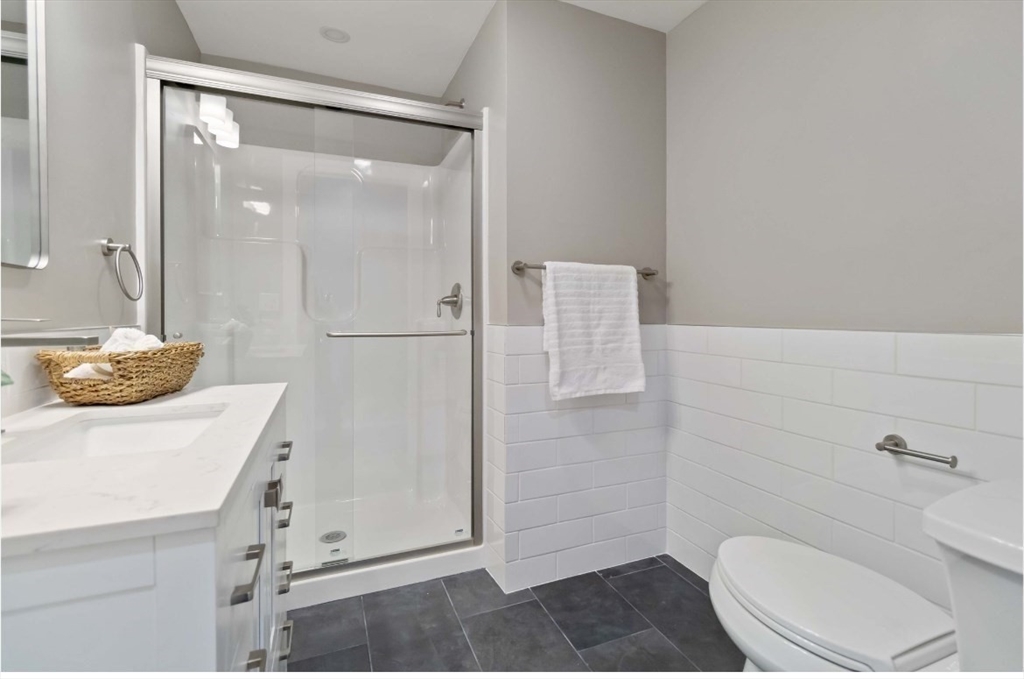 Stoneham, Massachusetts, 02180, United States, 3 Bedrooms Bedrooms, ,2 BathroomsBathrooms,Residential,For Sale,1951167