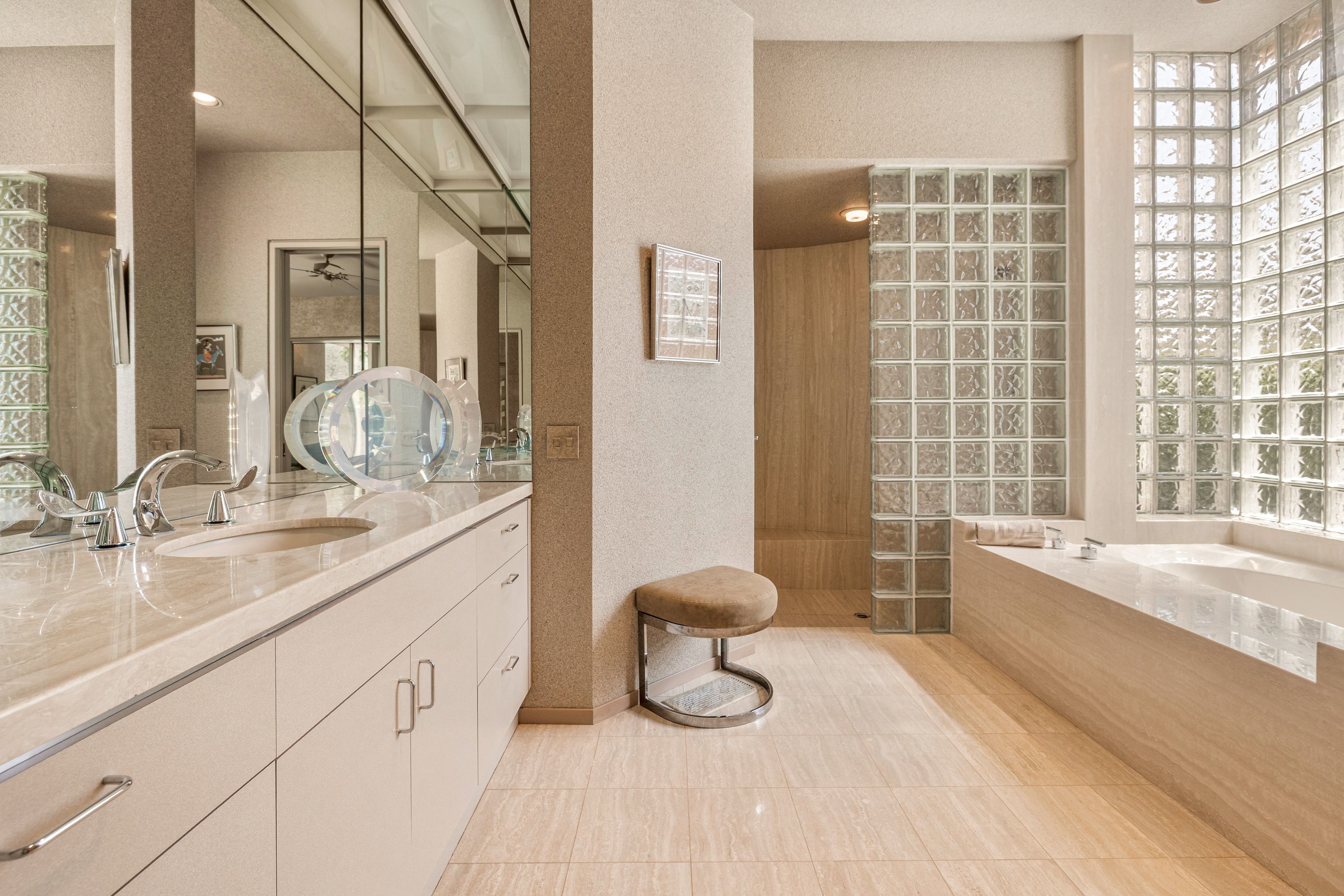  Extraordinary - Steve Chase Original - 物件實景