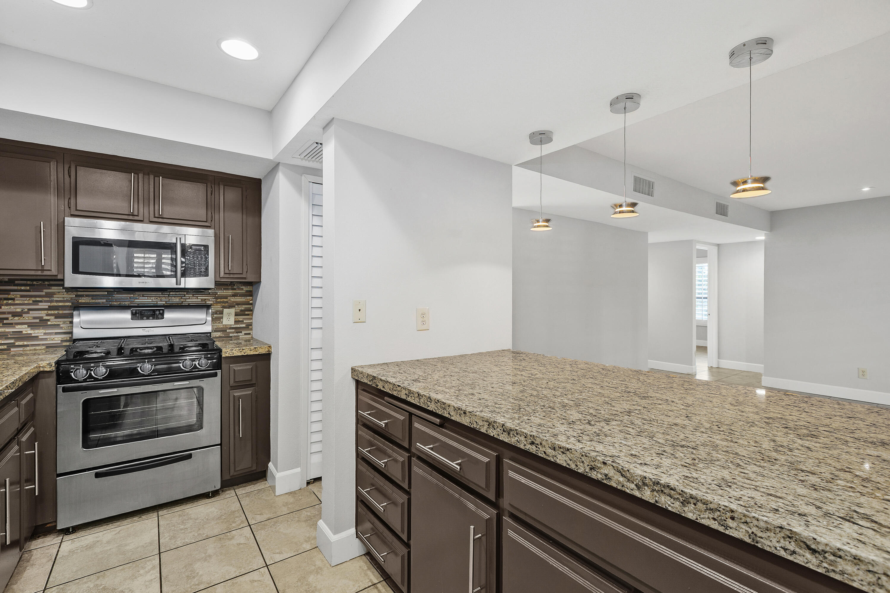 Palm Springs, California, 92264, United States, 3 Bedrooms Bedrooms, ,2 BathroomsBathrooms,Residential,For Sale,1998935