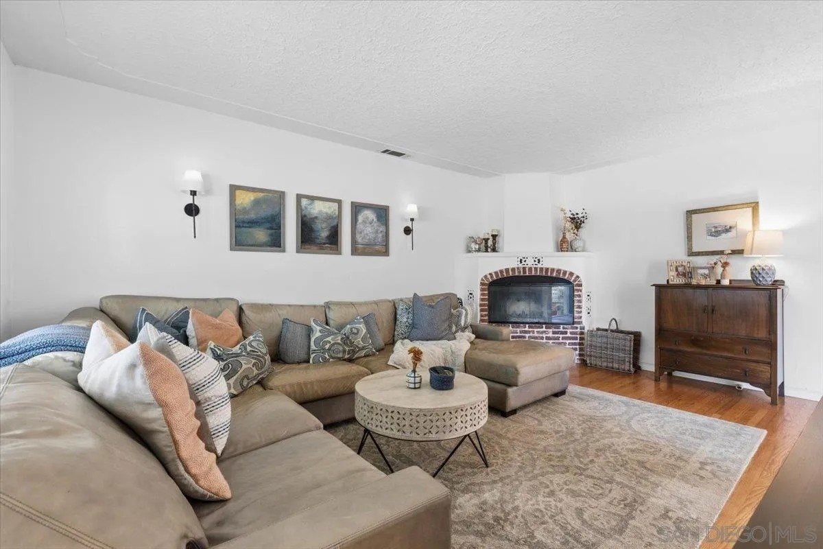 San Diego, California, 92106, United States, 3 Bedrooms Bedrooms, ,3 BathroomsBathrooms,Residential,For Sale,1991977