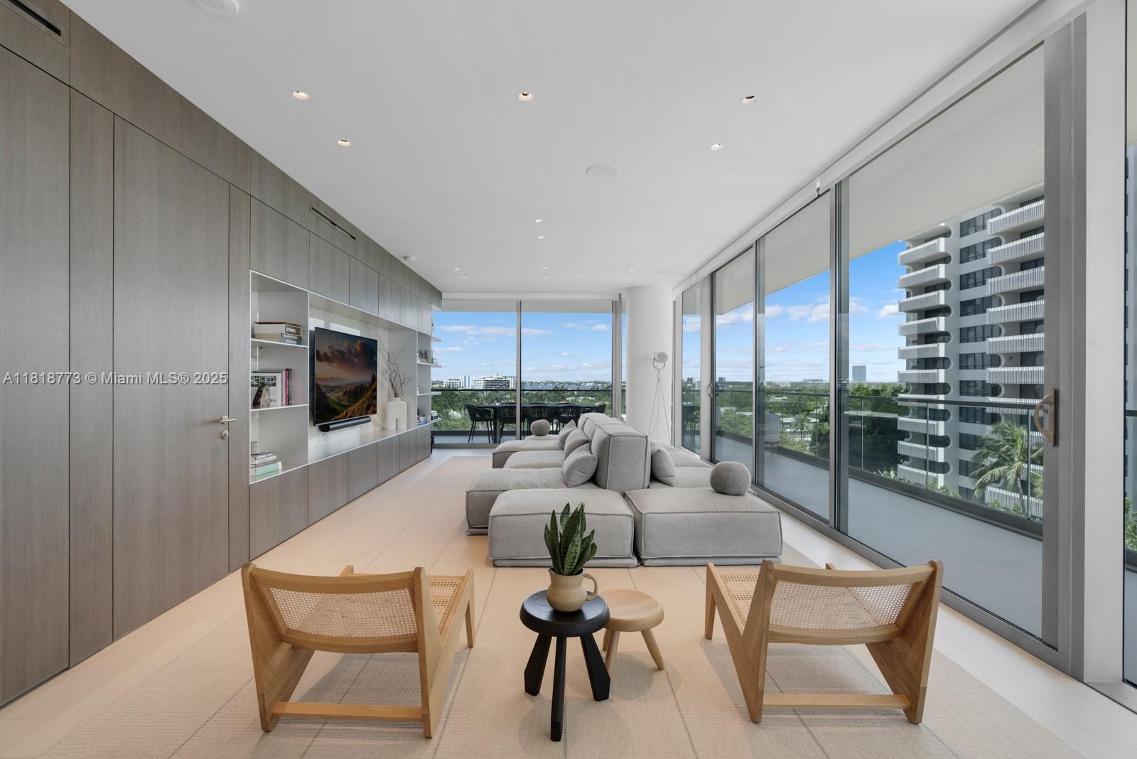 Bal Harbour, Florida, 33154, United States, 4 Bedrooms Bedrooms, ,4 BathroomsBathrooms,Residential,For Sale,1891515